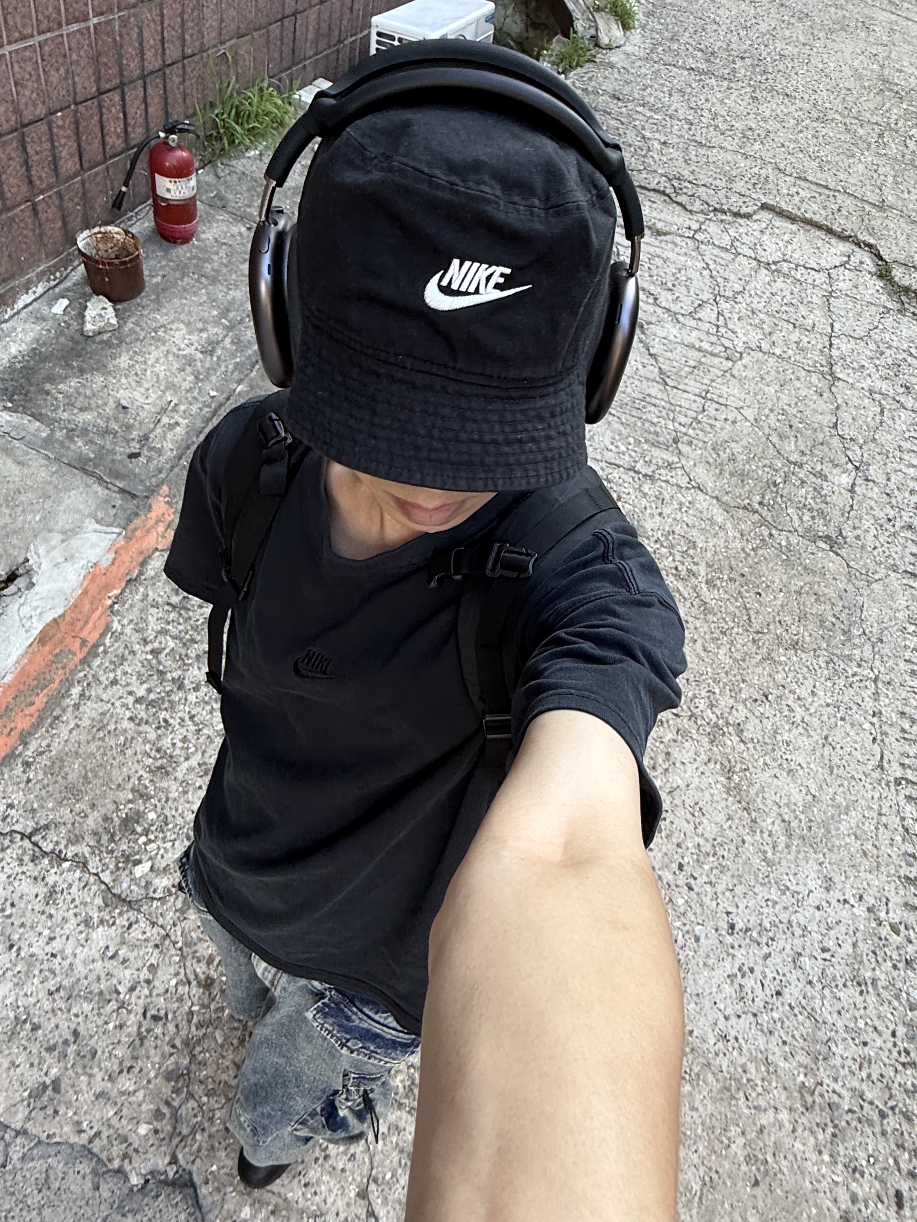 Nike x Supreme Air Force 1 Low Black, Nike NSW Premium Essential T-Shirt Black - Asia 착용 스타일 - 6