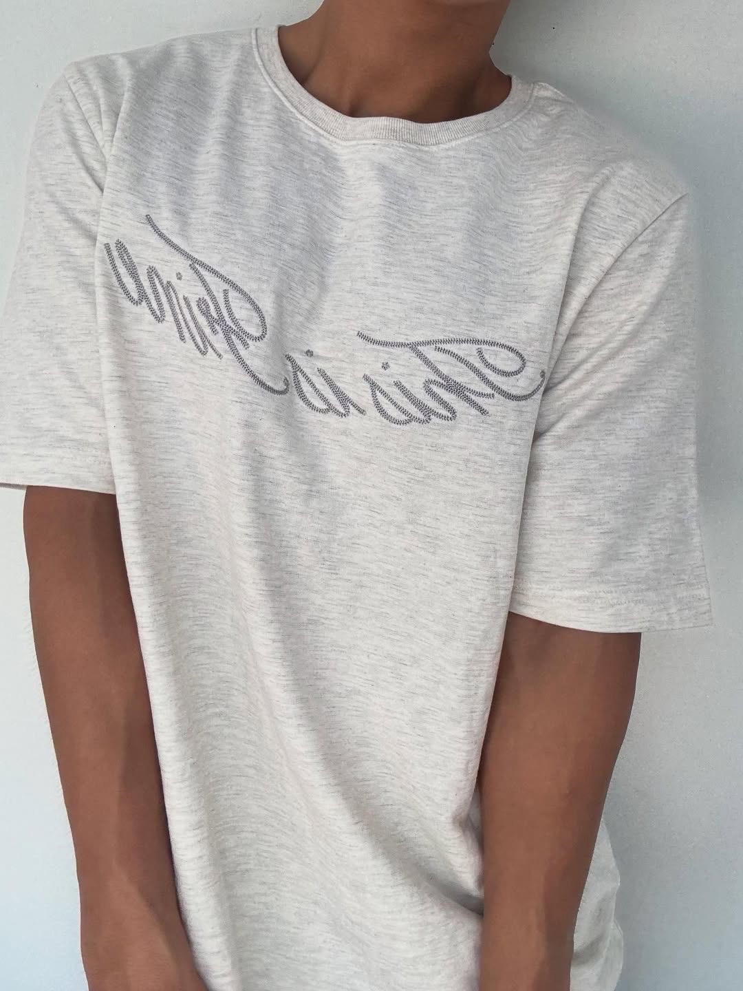 THIS IS FINE Oversized Signature Tee Oat, THIS IS FINE Signature Ball Cap Black 착용 스타일 - 3
