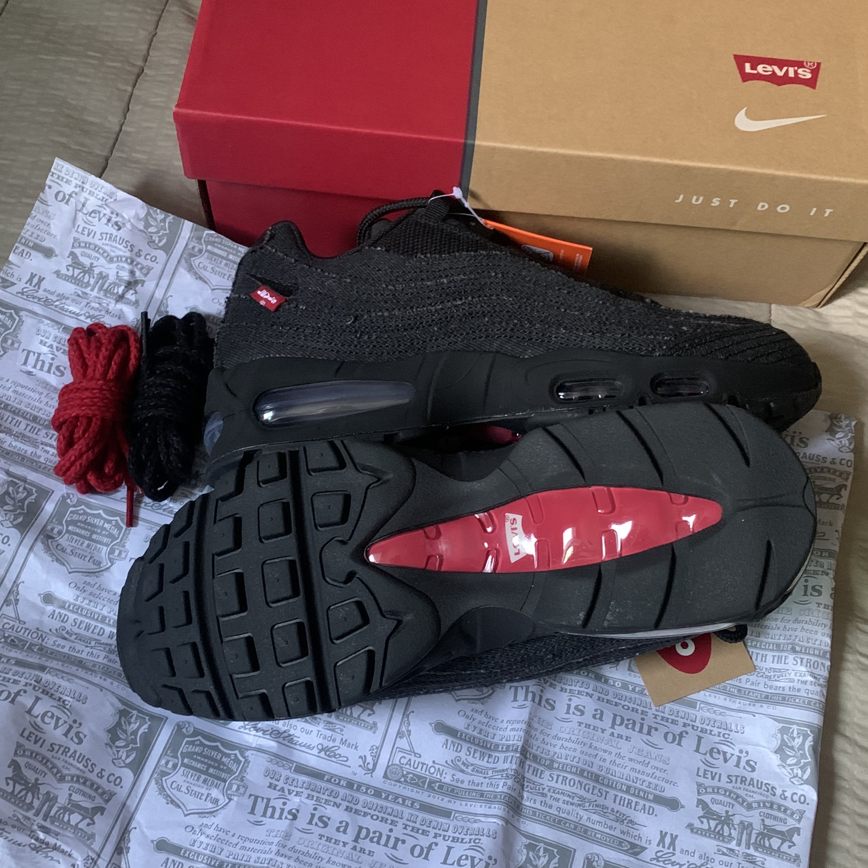 Nike x Levi's Air Max 95 Black 착용 스타일 - 2