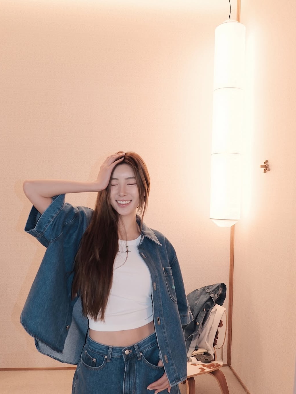 THIS IS FINE Ribbed Sleeveless Top White, THIS IS FINE x FUNFLEX Denim Bermuda Shorts Blue 착용 스타일 - 2