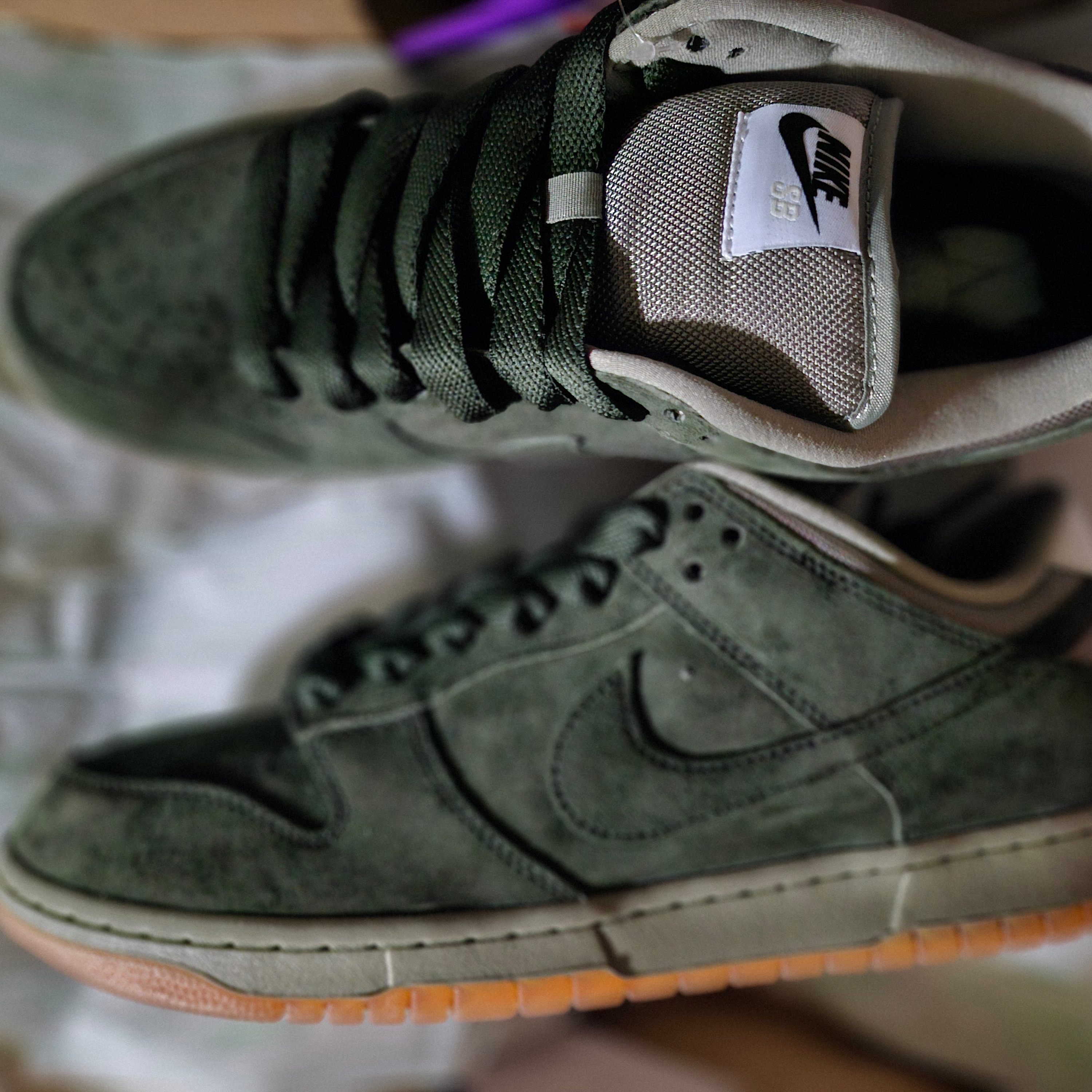 Nike SB Dunk Low Pro B Sequoia and Light Army 착용 스타일