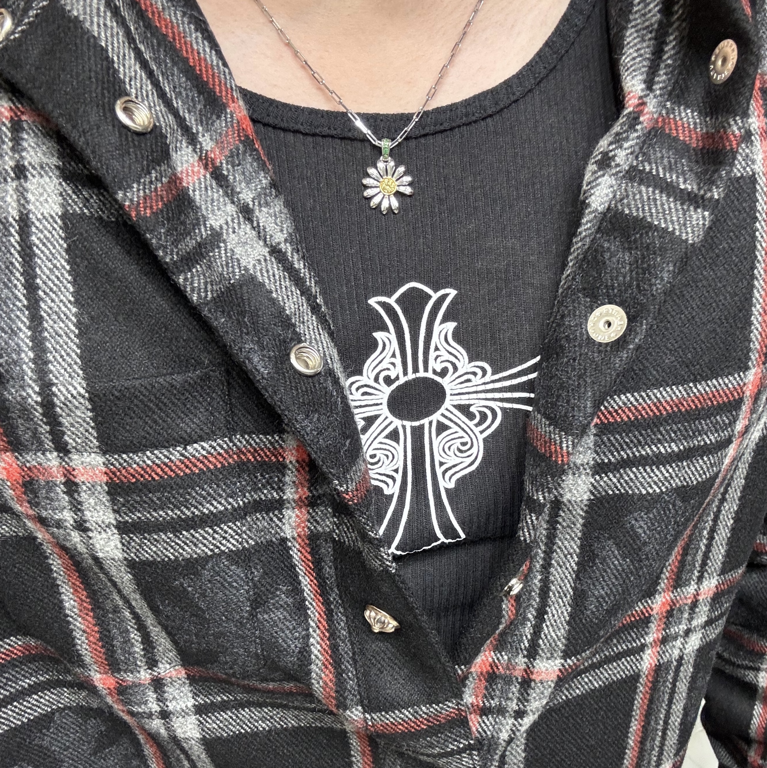 Jacob & Co x Peaceminusone Pendant Sterling Silver & Yellow Gold, Chrome Hearts Hairy Cross Rib Tank Black 착용 스타일