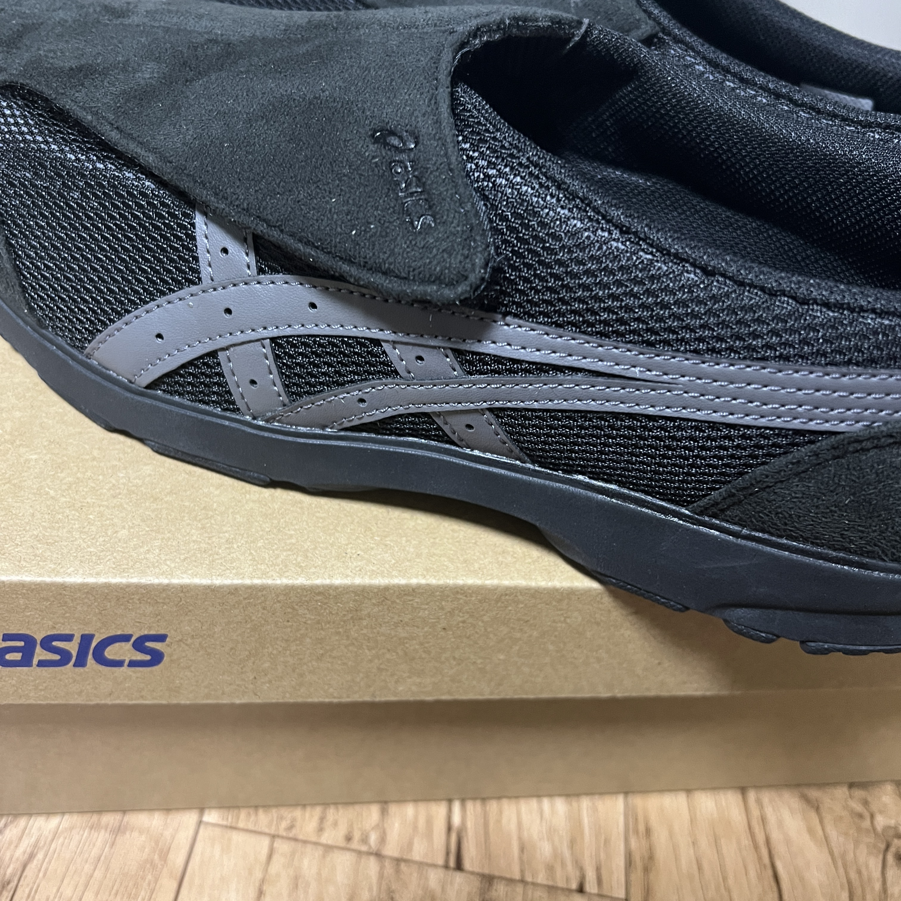 Asics Life Walker 101 Black Charcoal Grey - 3E Wide 착용 스타일