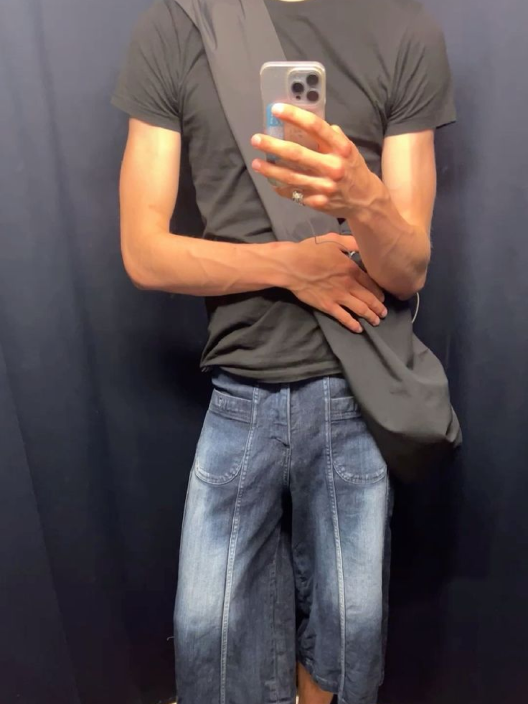Polyteru Human Index Human Pocket Emblem T-Shirt Blue, Play Comme des Garcons Black Heart T-Shirt Grey 착용 스타일 - 4