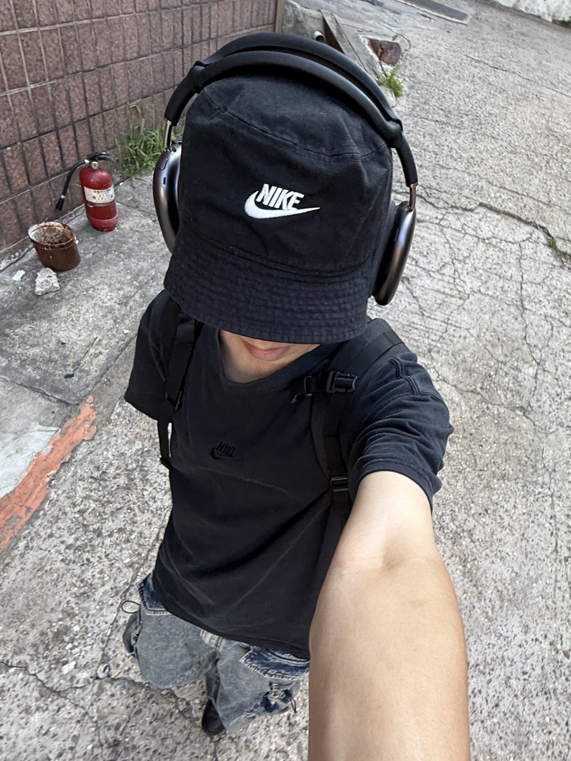 Nike x Supreme Air Force 1 Low Black, Nike NSW Premium Essential T-Shirt Black - Asia 착용 스타일 - 7