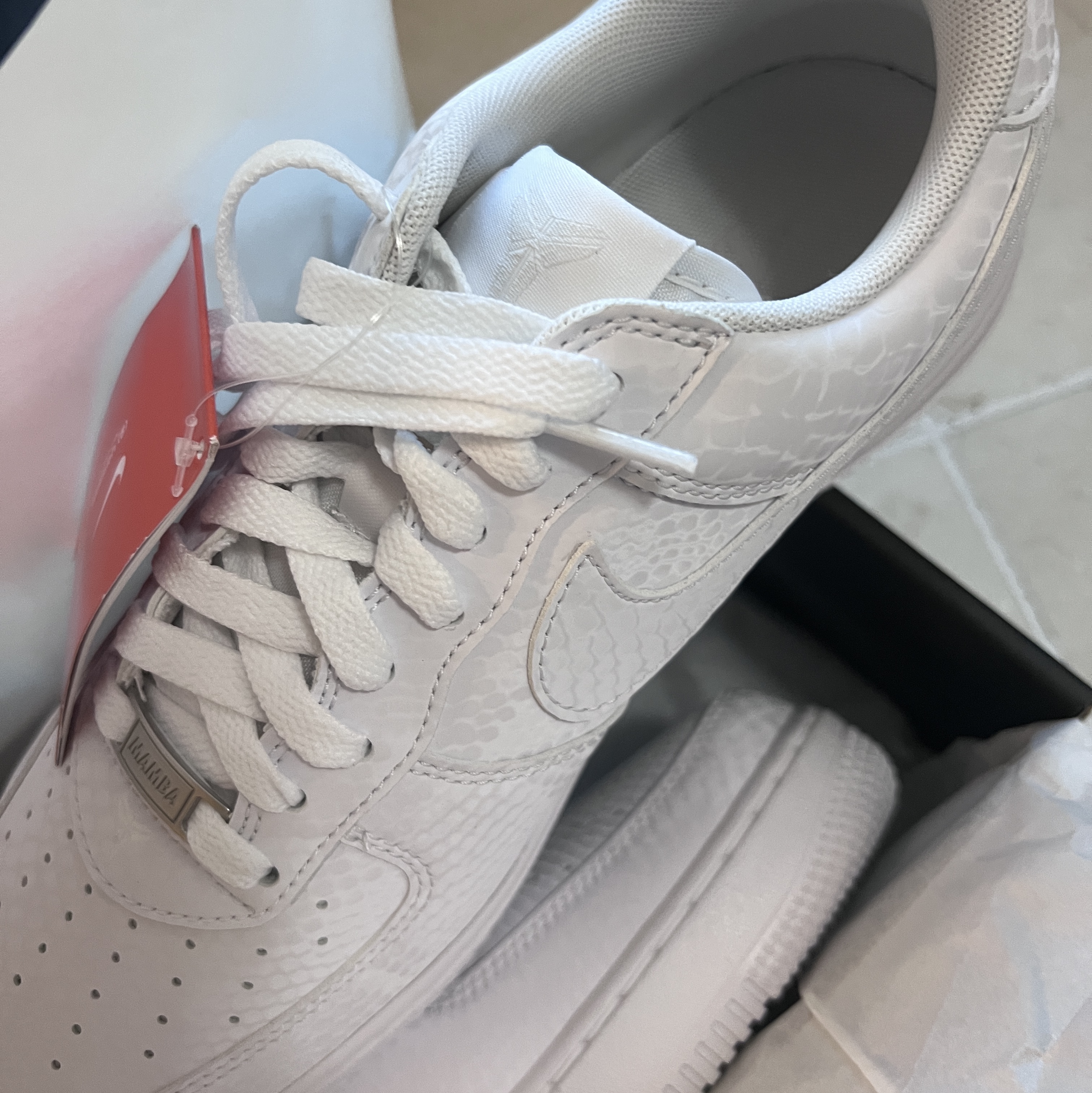 Nike x Kobe Bryant Air Force 1 Low Triple White 착용 스타일