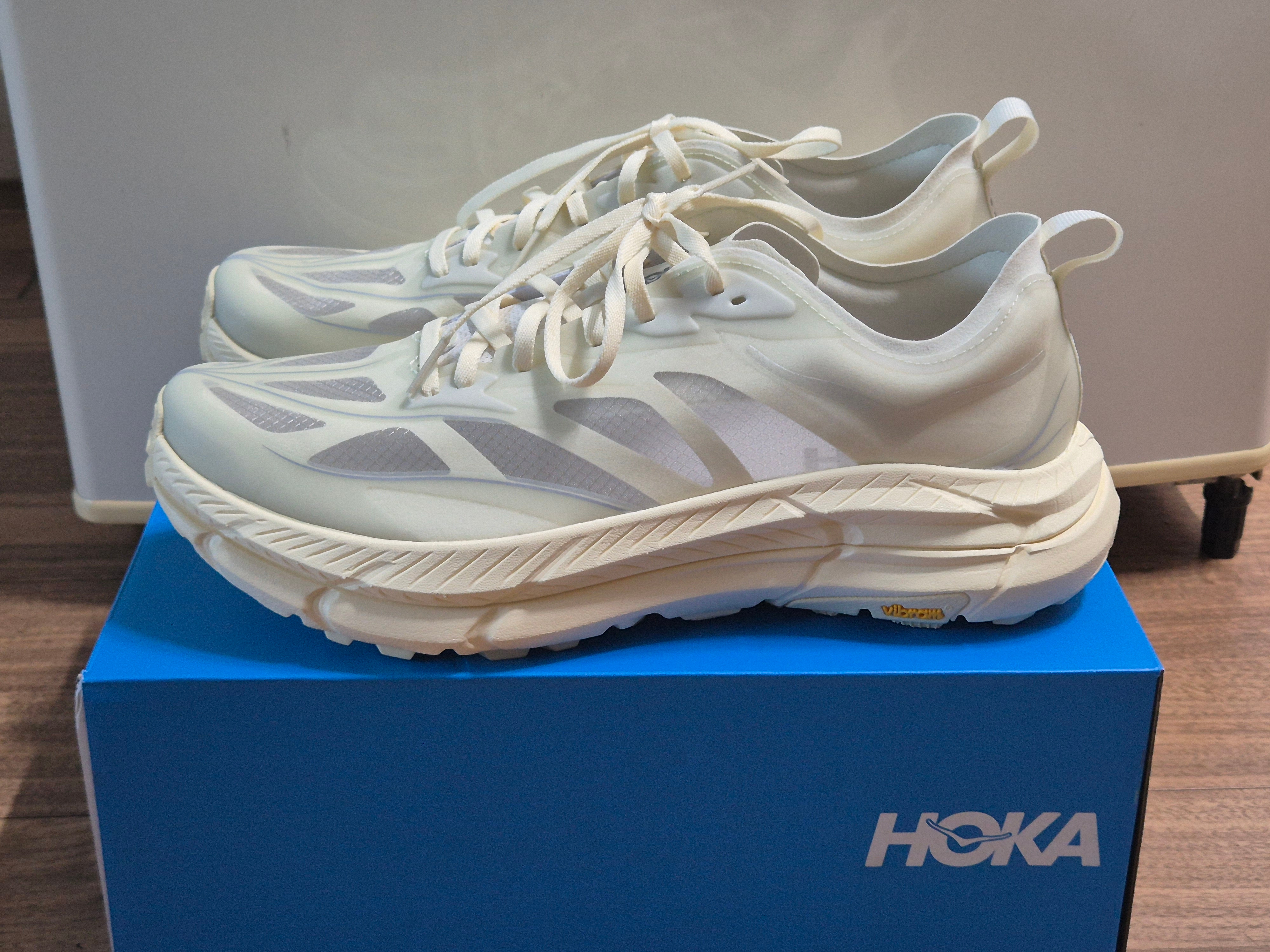 Hoka Mafate Speed 4 Lite Truffle Salt Vintage Yellow 착용 스타일