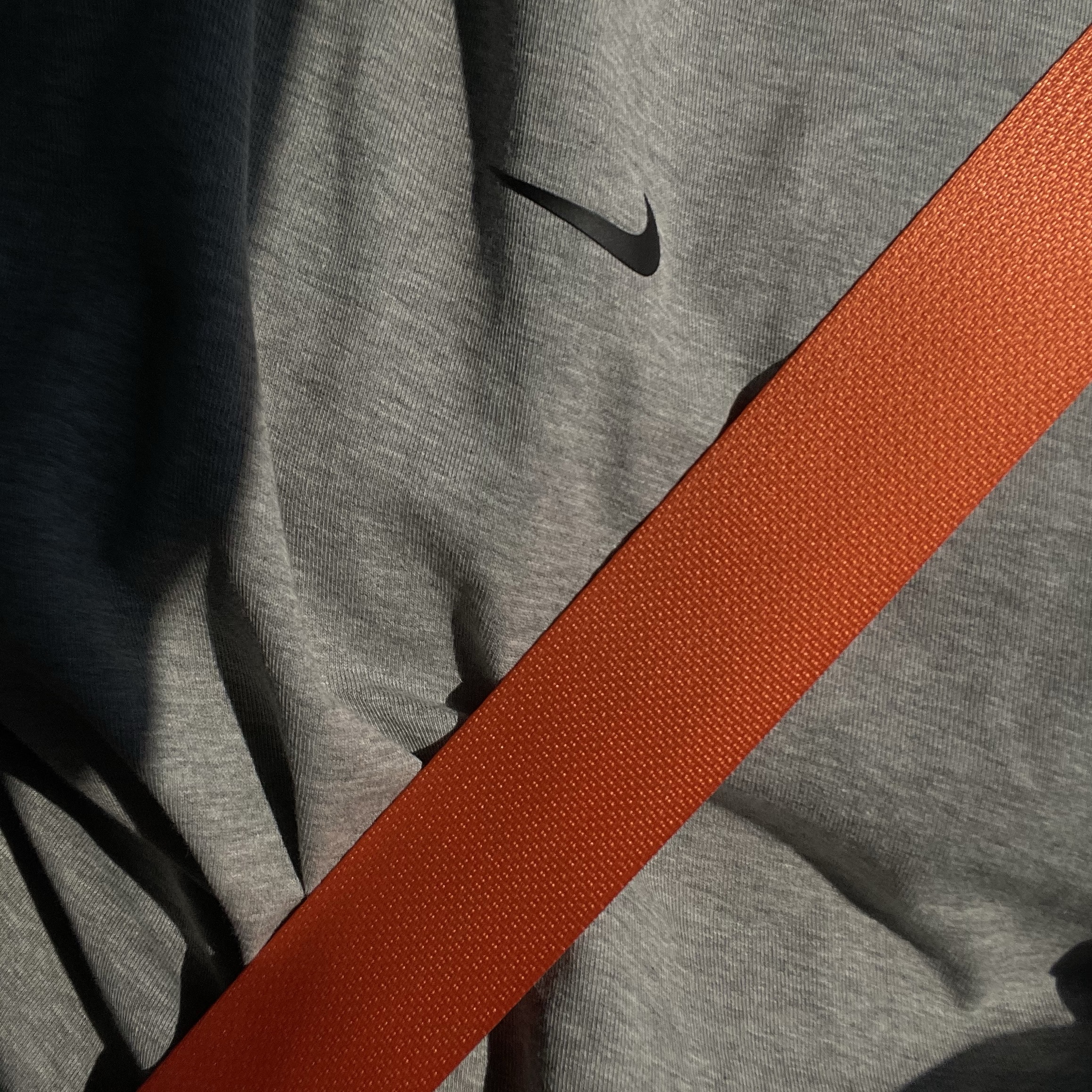 Nike x Drake Nocta Max 90 T-Shirt Dark Heather Grey (FN7663-063), Nike x Supreme Air Force 1 Low Black 착용 스타일 - 3