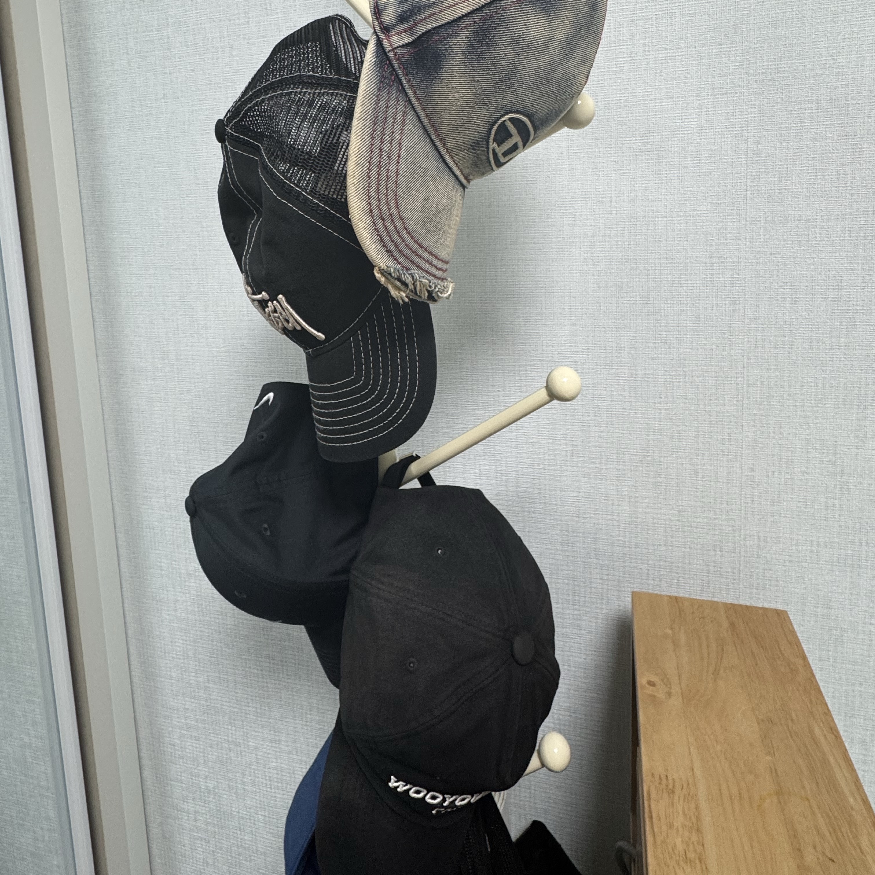 Stussy New Era 9twenty Basic Trucker Black, Wooyoungmi Embroidered Ball Cap Black 착용 스타일