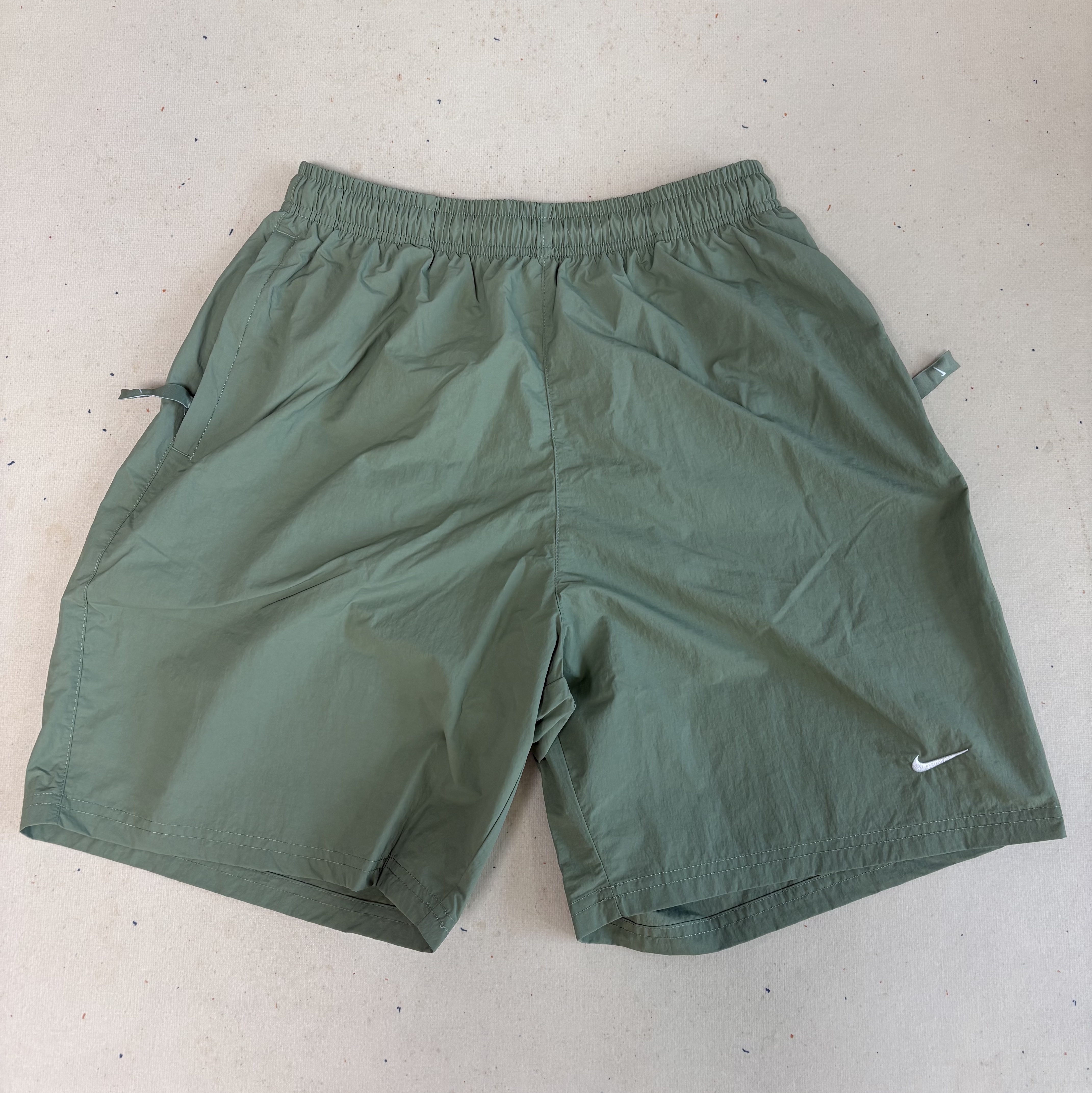 Nike Solo Swoosh Woven Shorts Oil Green - Asia 착용 스타일