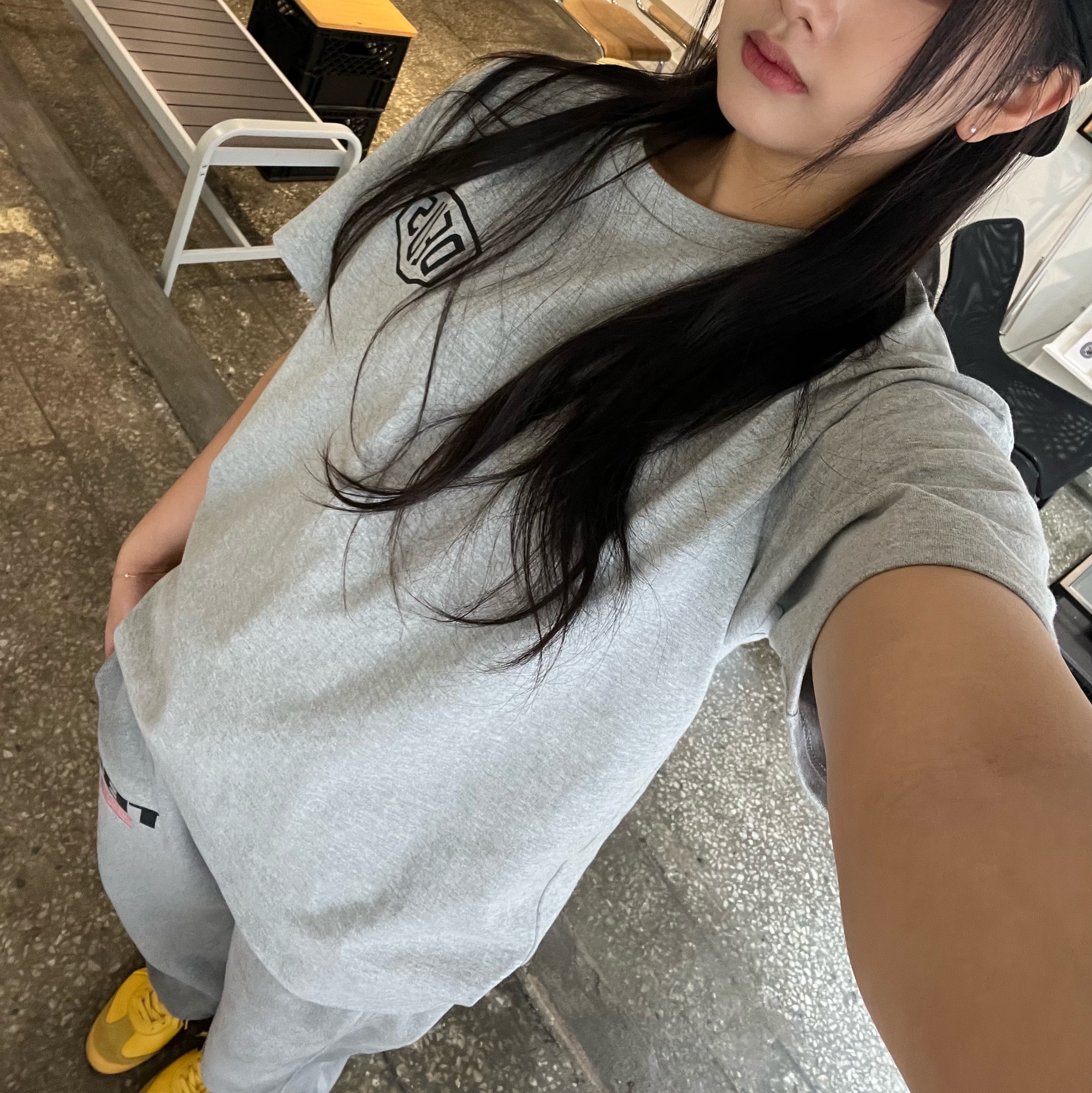 Deus Ex Machina Seoul College T-Shirt Grey Marle, Onitsuka Tiger Mexico 66 Yellow Black 착용 스타일 - 1