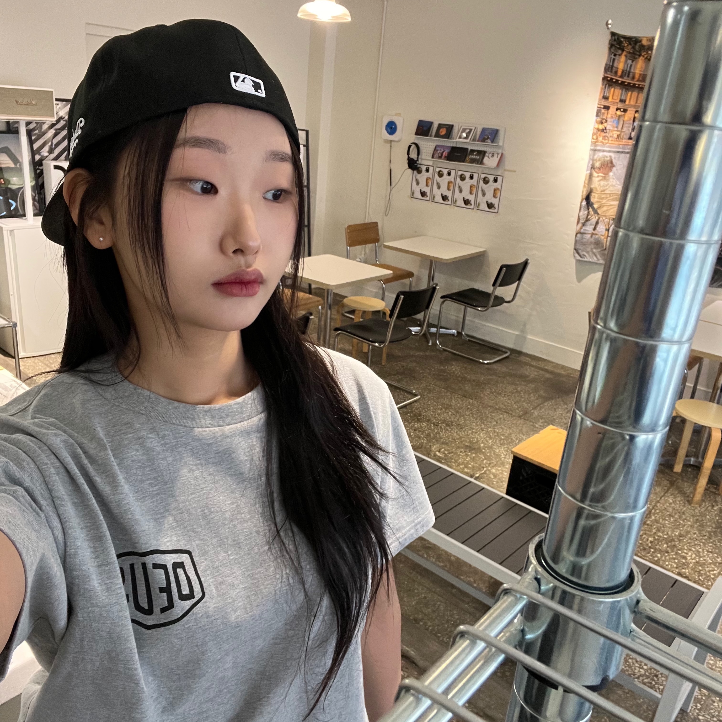 Deus Ex Machina Seoul College T-Shirt Grey Marle, Onitsuka Tiger Mexico 66 Yellow Black 착용 스타일 - 2