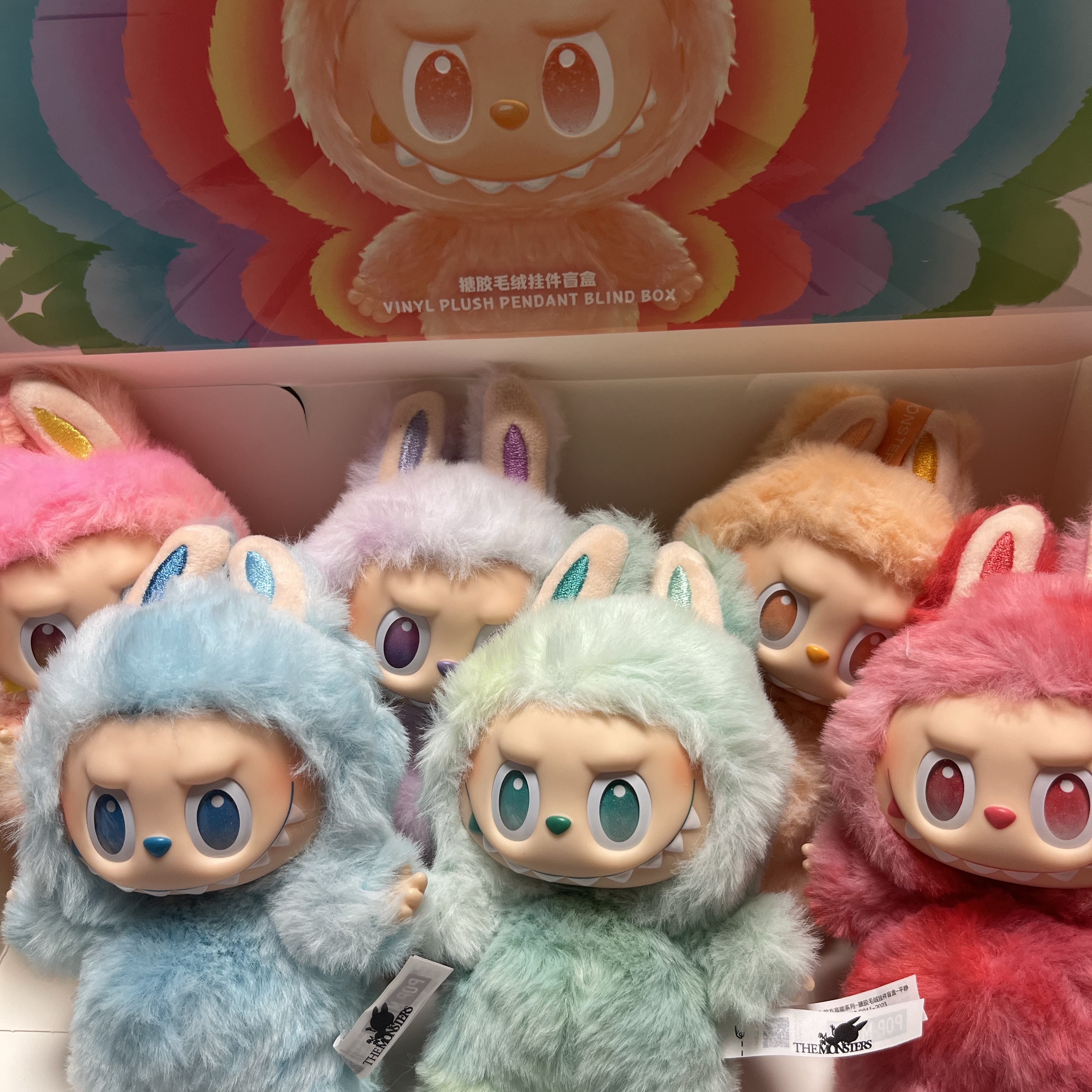 Pop Mart Labubu The Monsters Highlight Series Sealed Case (6 Blind Boxes) 착용 스타일