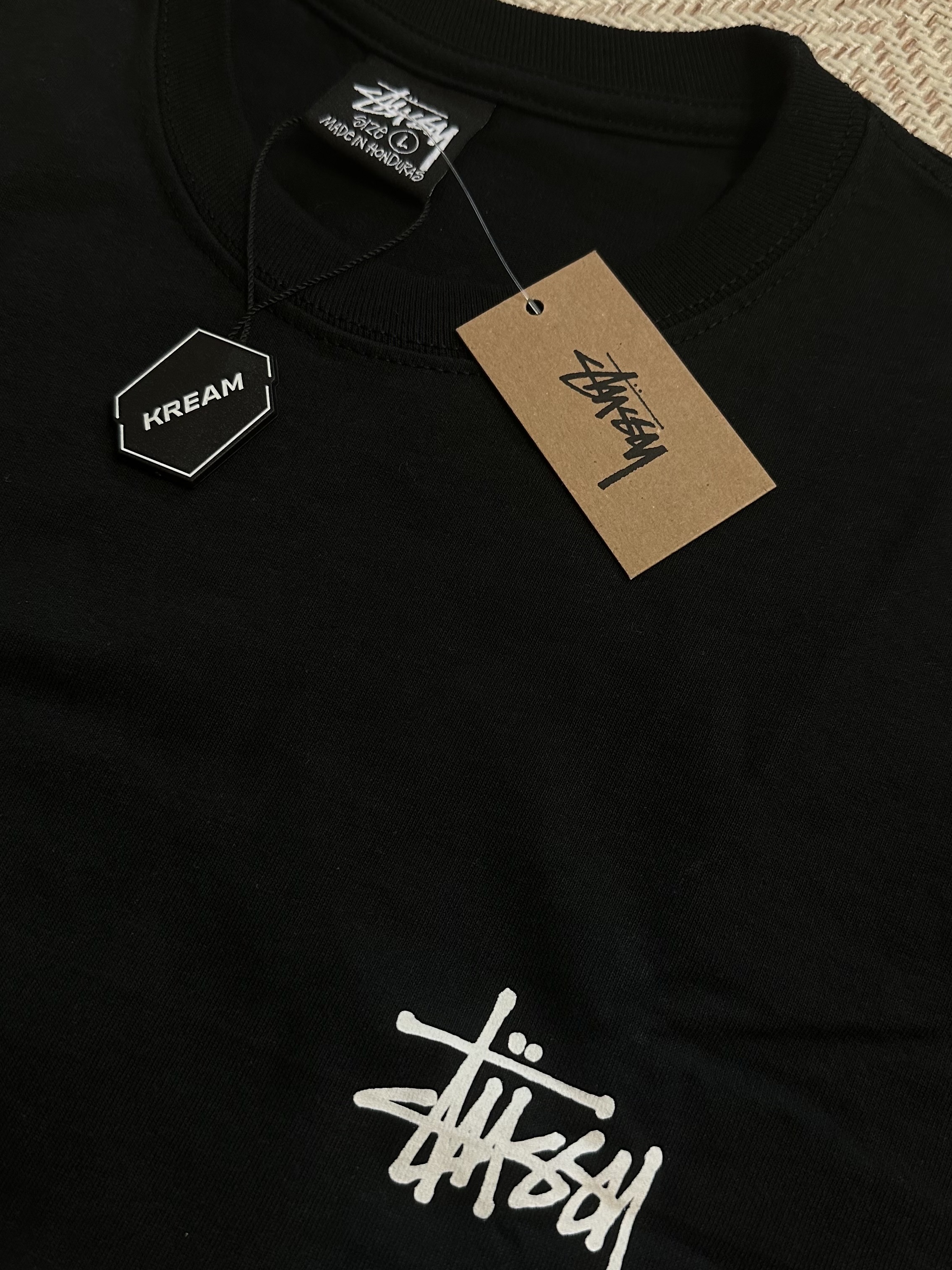 Stussy Basic Stussy T-Shirt Black 2024, 2025, Stussy Basic Stussy T-Shirt Black 2023 착용 스타일