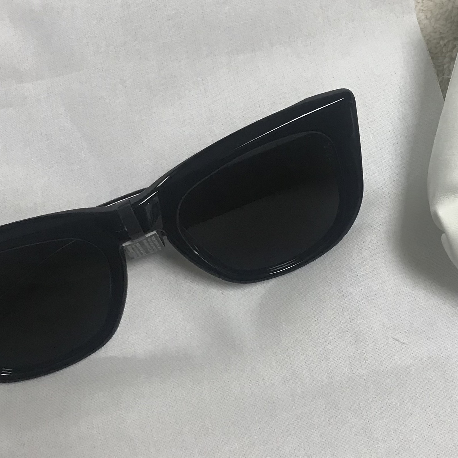Gentle Monster x Maison Margiela MM108 Black Black 착용 스타일