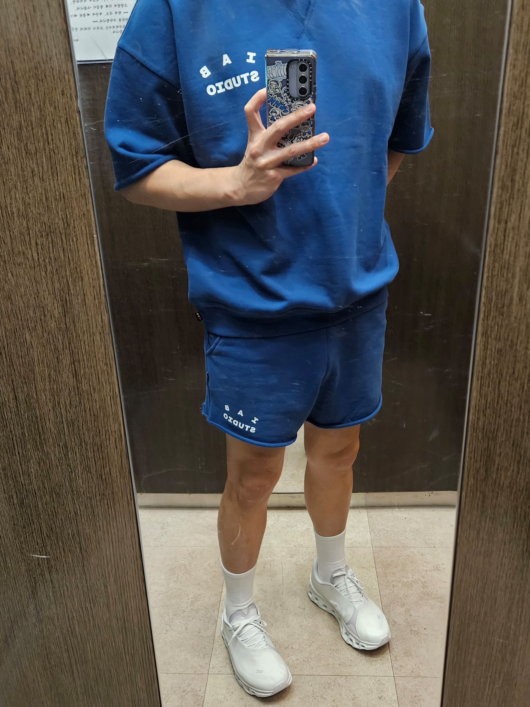 IAB Studio Heavy Short Sleeve Sweatshirt Navy - 23FW, IAB Studio Heavy Sweatshorts Navy - 23FW 착용 스타일