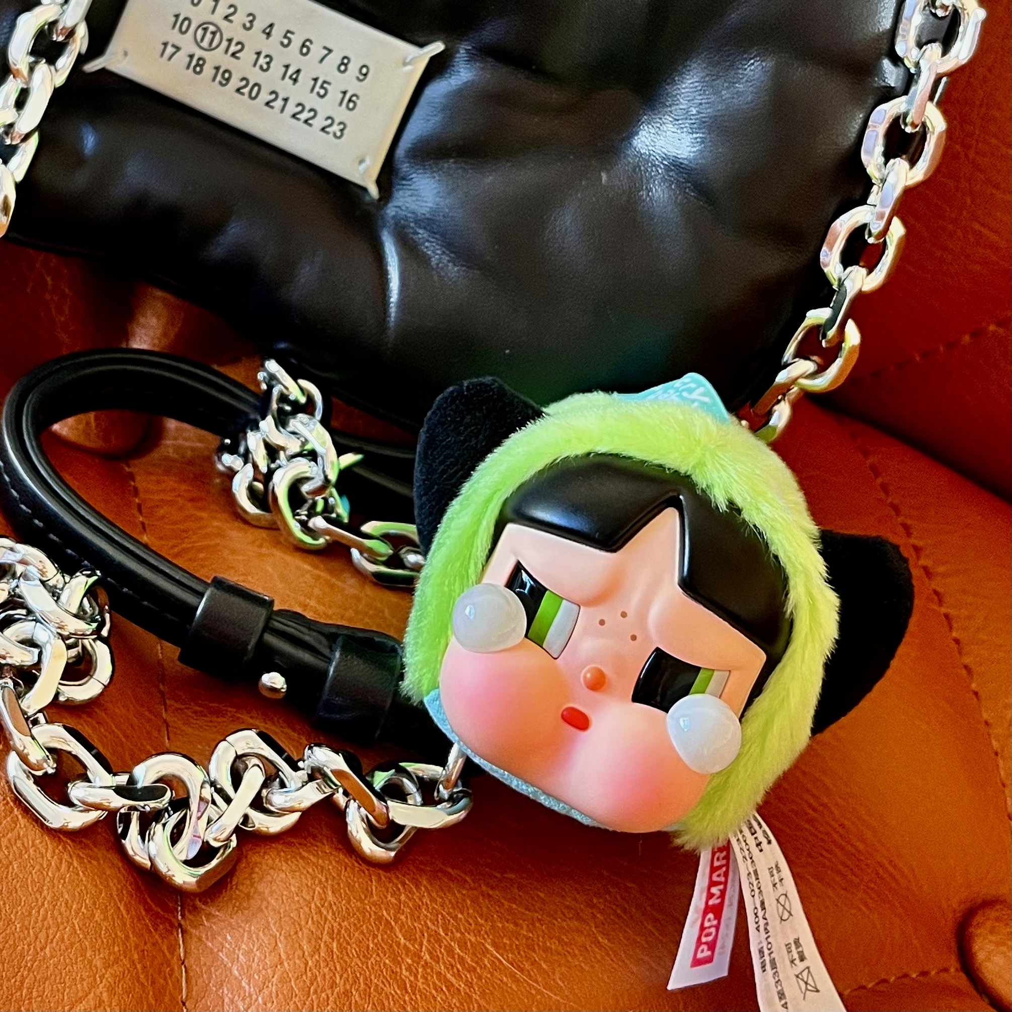 Pop Mart Crybaby x Powerpuff Girls Series Keyring Buttercup (Opened Case), Maison Margiela Glam Slam Flap Small Black 착용 스타일 - 2