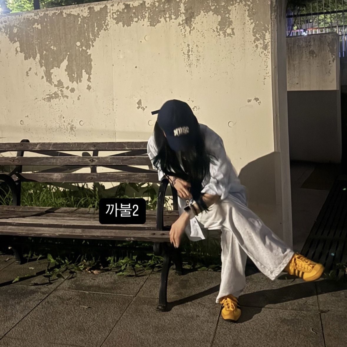 (W) Adidas Originals Japan Crew Yellow Core Black 착용 스타일 - 2