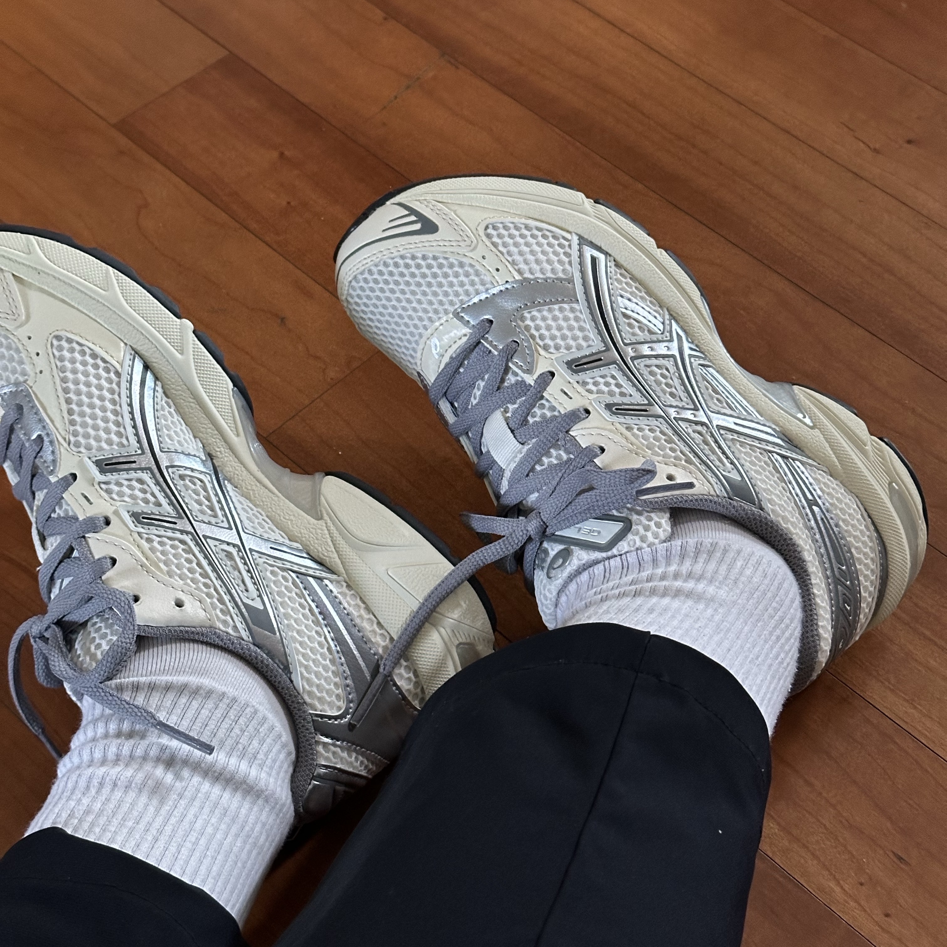 (W) Asics Gel-1130 Cream Clay Grey 착용 스타일 - 3