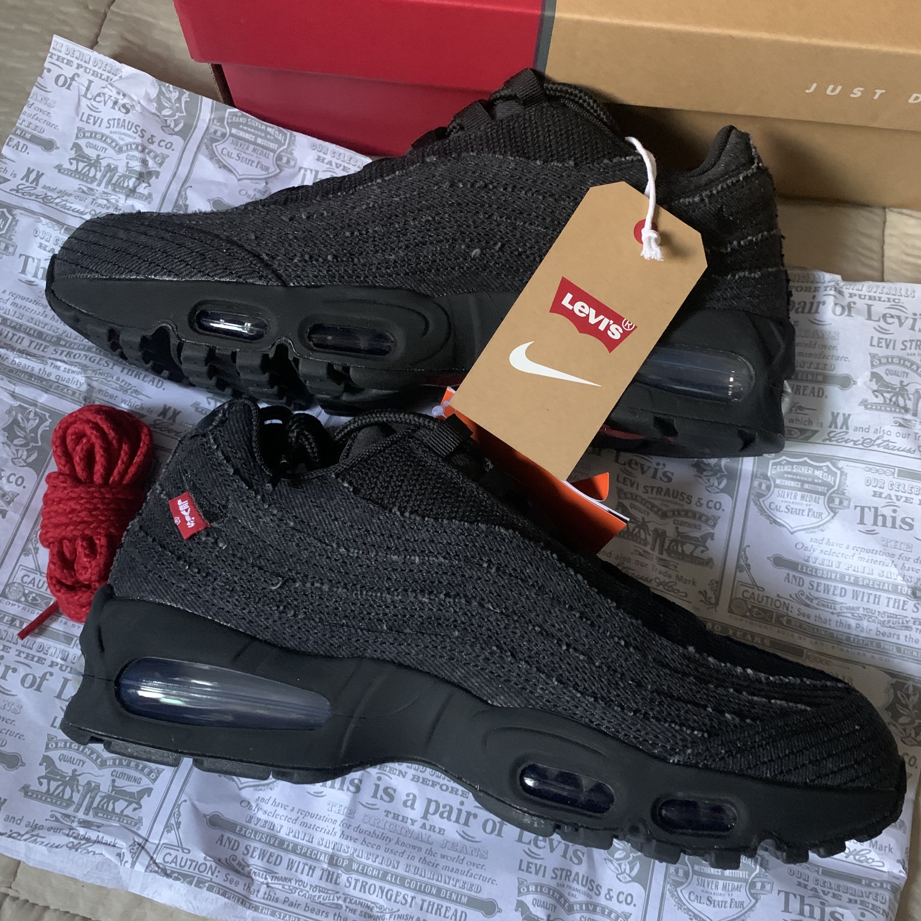 Nike x Levi's Air Max 95 Black 착용 스타일 - 1