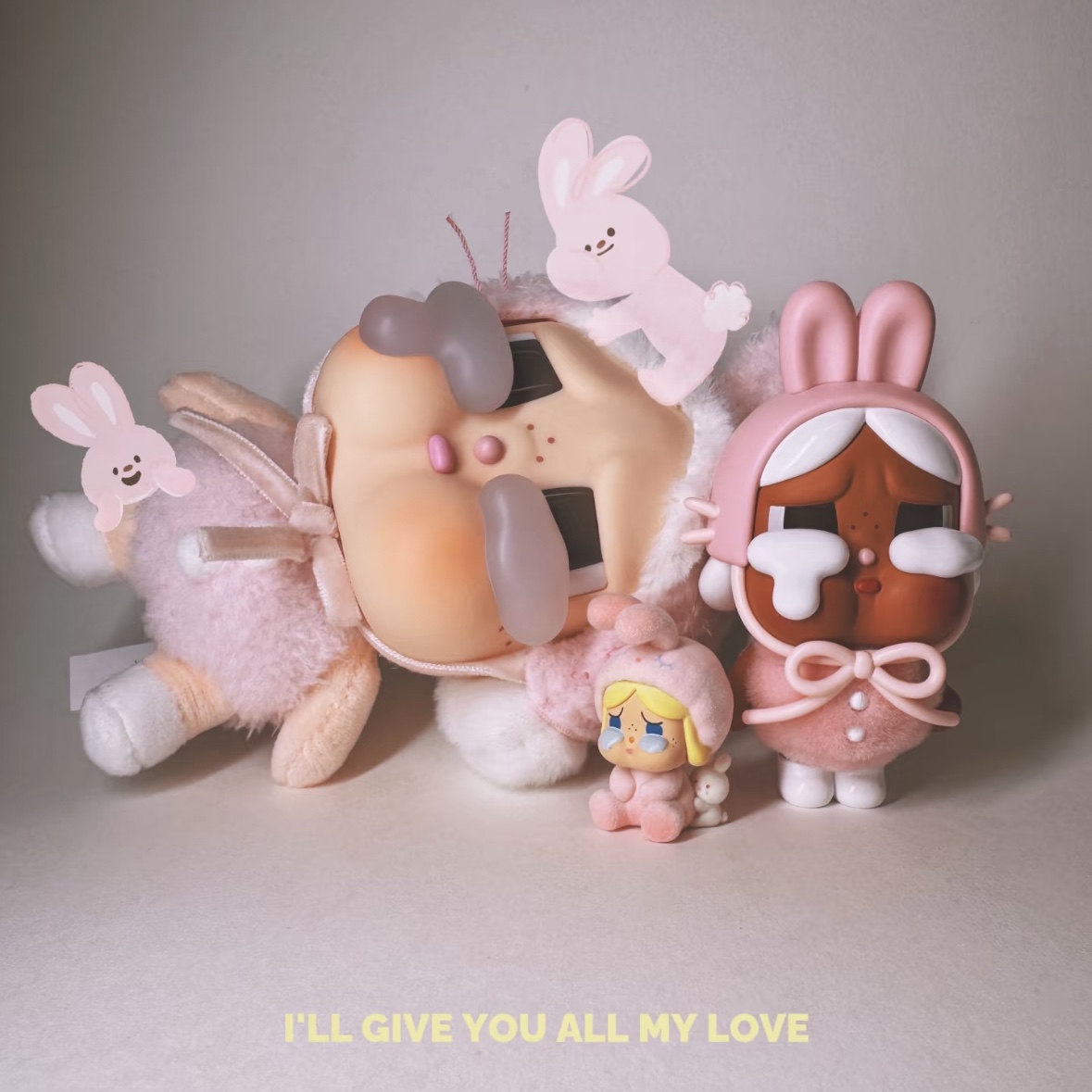 Pop Mart Crybaby Crying Again Series Plush Keyring I'll Give You All My Love (Opened Case) 착용 스타일