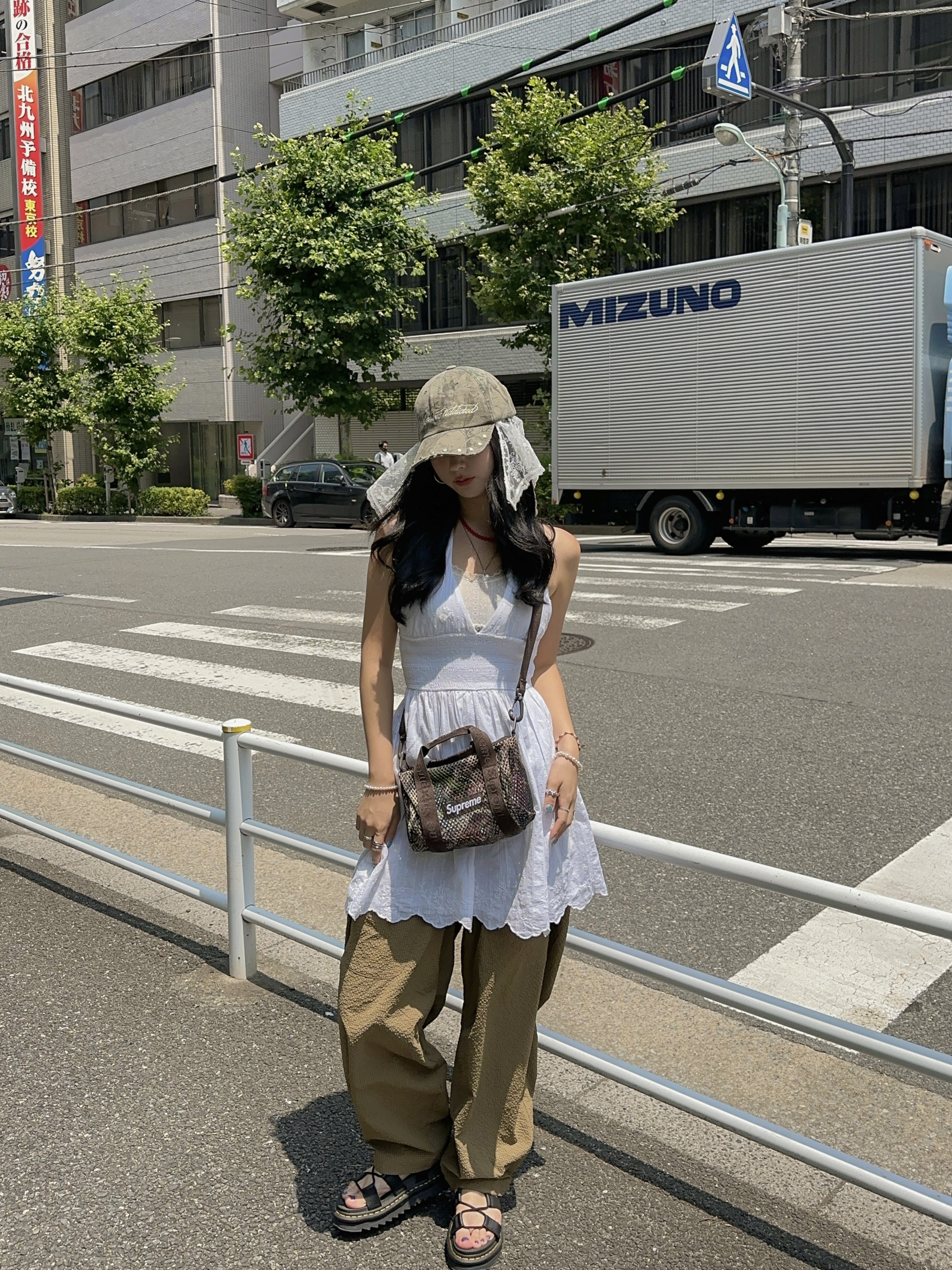 Supreme Mesh Mini Duffle Bag Truetimber Kanati Camo - 25SS, (W) Dr. Martens Nartilla Hydro Leather Sandal Black 착용 스타일 - 1
