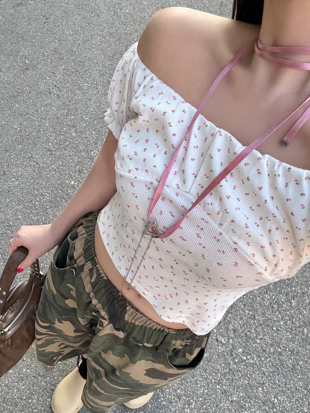 SLOW RECORD HOUSE Carpenter Bermuda Wide Camo Pants Vintage Green 착용 스타일 - 3