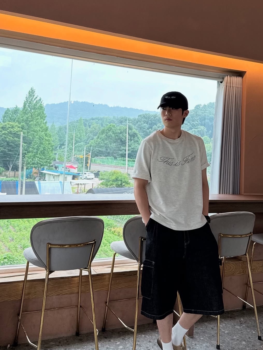 THIS IS FINE Oversized Signature Tee Oat, THIS IS FINE Signature Ball Cap Black 착용 스타일 - 2