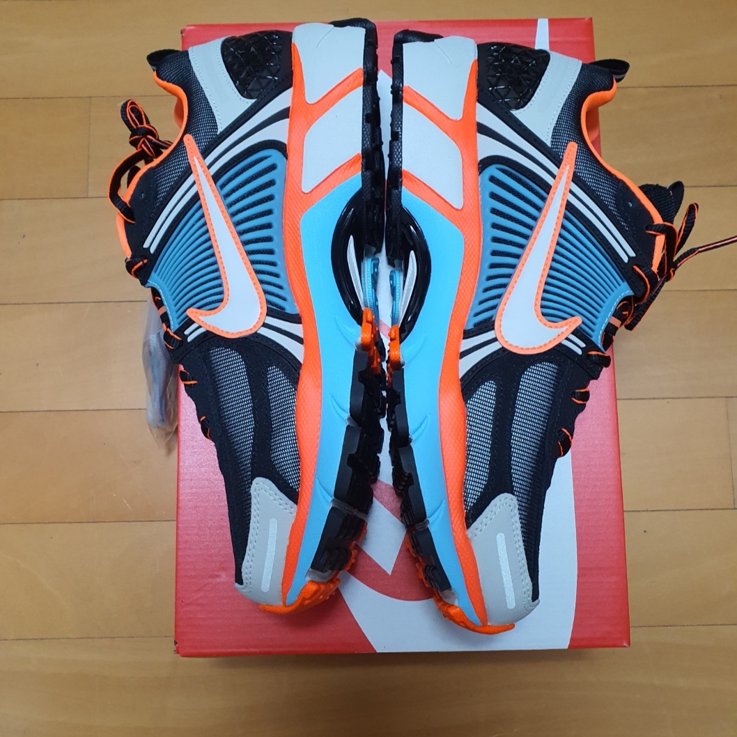 (W) Nike Zoom Vomero 5 Black Blue Gaze 착용 스타일