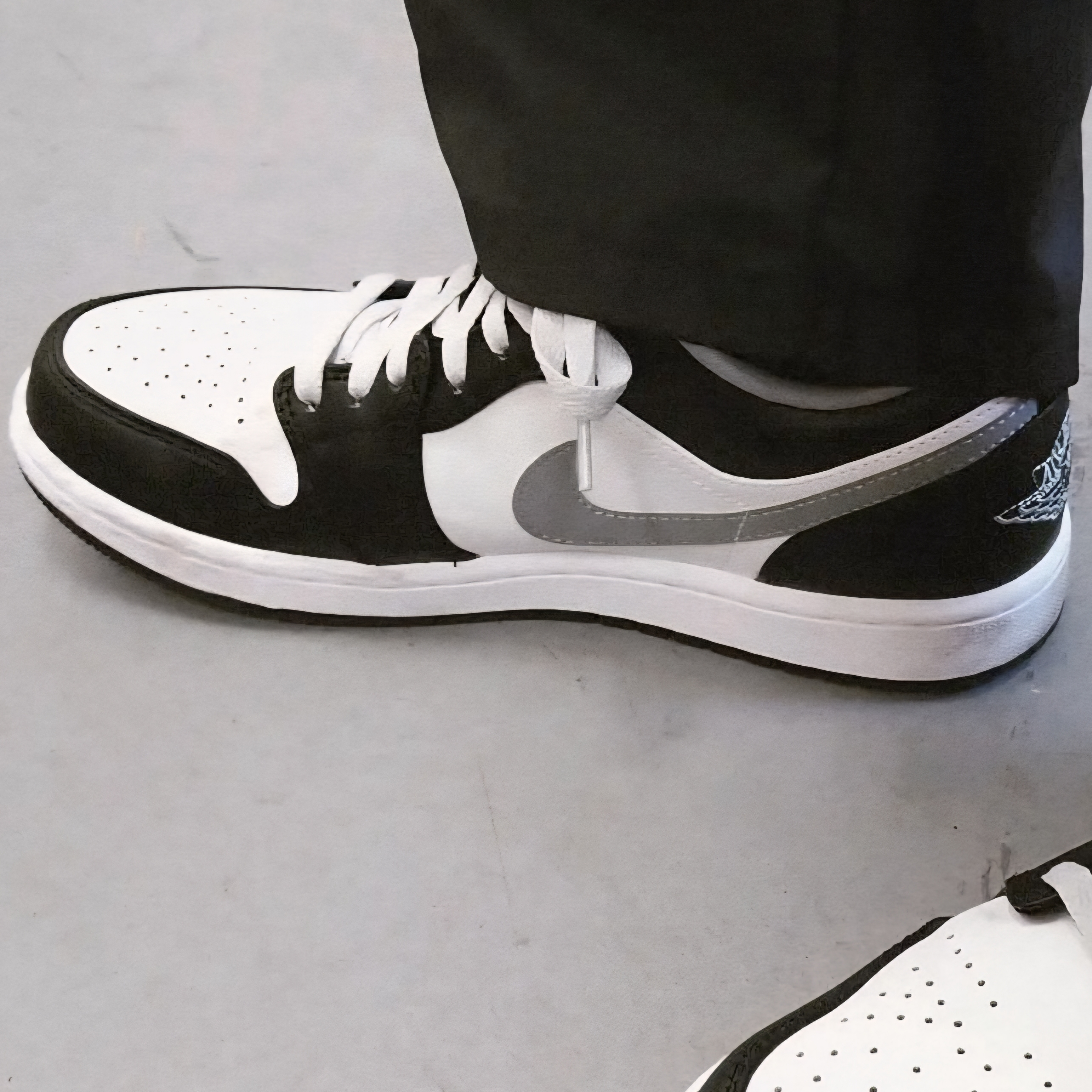 Jordan 1 Low Black Particle Grey 착용 스타일