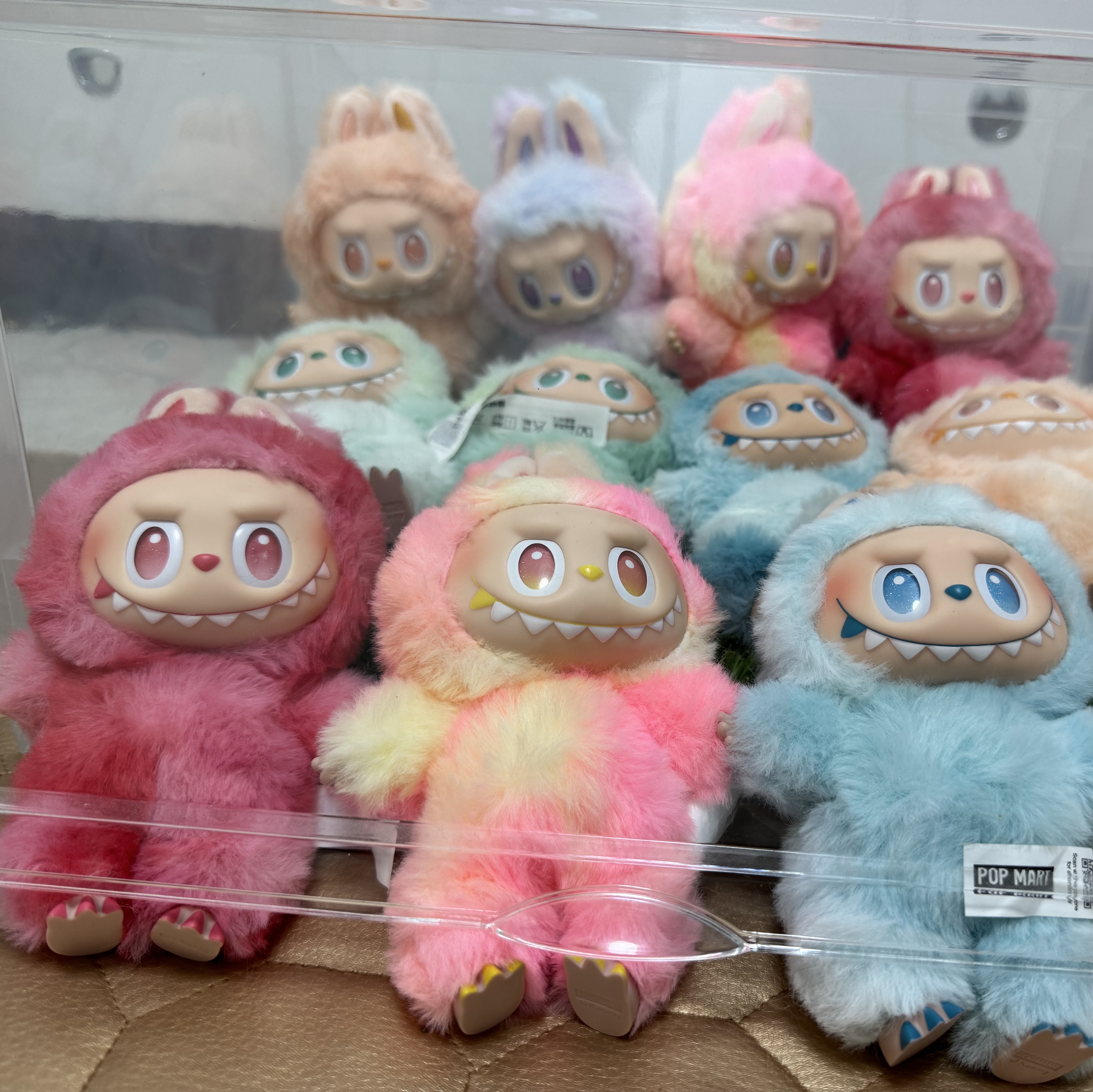 Pop Mart Labubu The Monsters Highlight Series Sealed Case (6 Blind Boxes) 착용 스타일 - 1