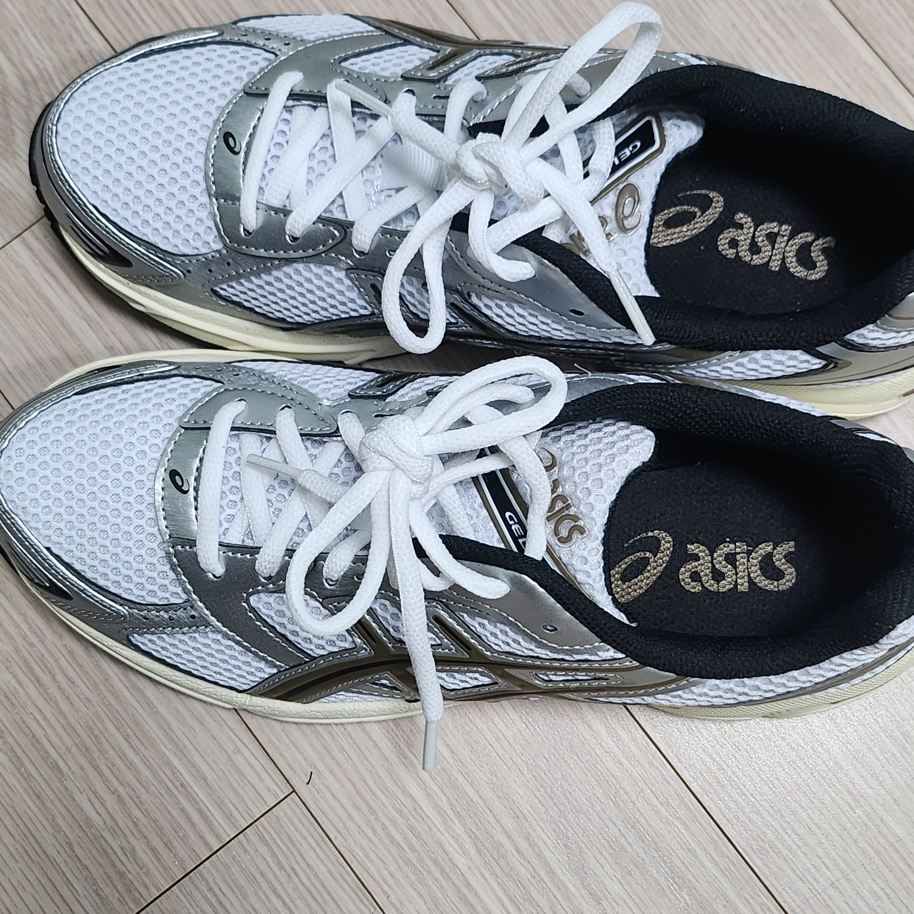 Asics Gel-1130 White Clay Canyon 착용 스타일 - 2