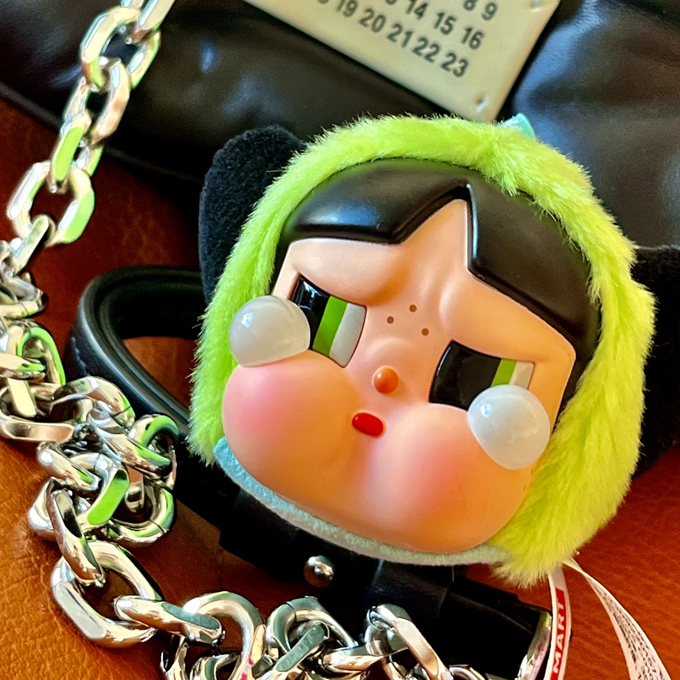 Pop Mart Crybaby x Powerpuff Girls Series Keyring Buttercup (Opened Case), Maison Margiela Glam Slam Flap Small Black 착용 스타일 - 1