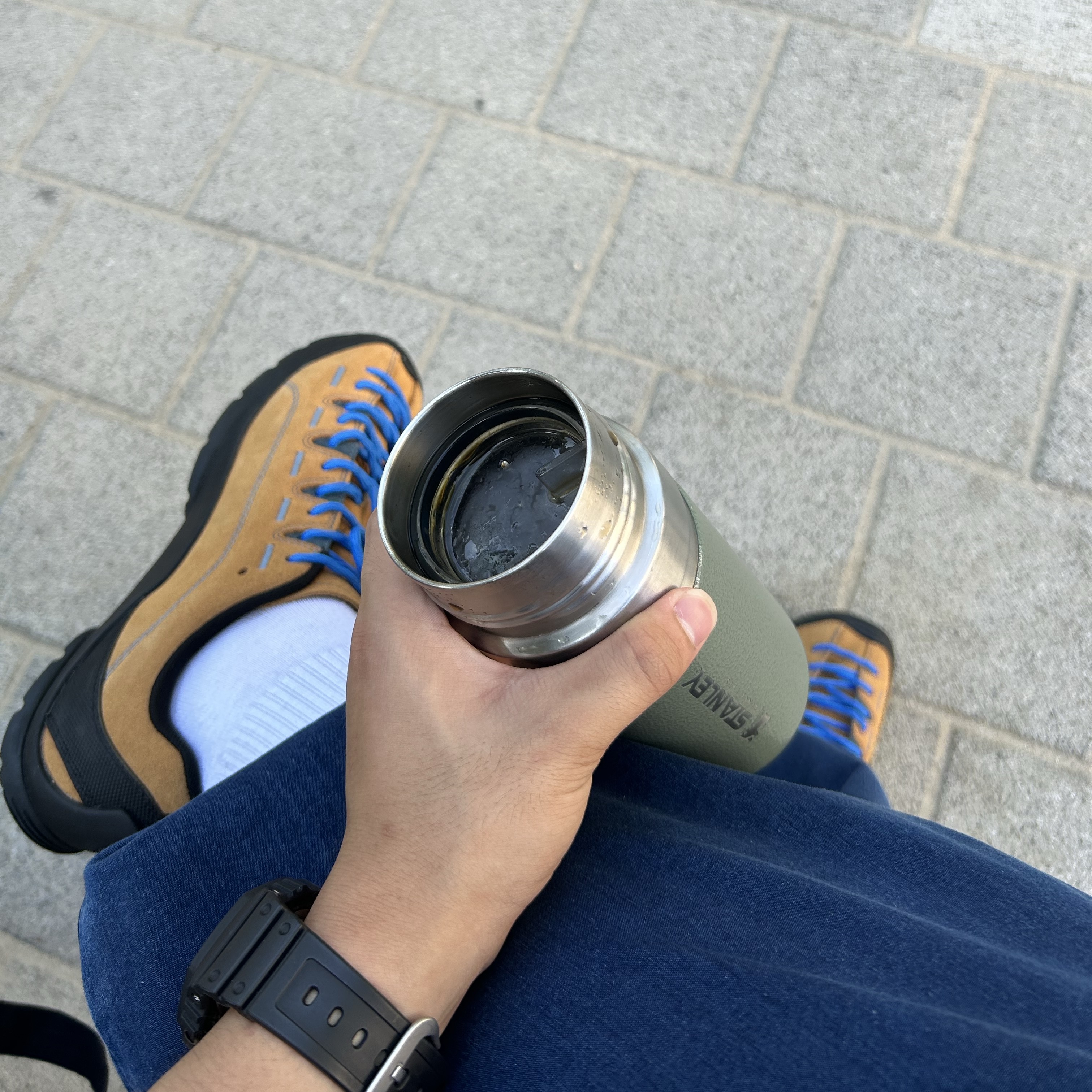 Keen Jasper Suede Sneakers Camel 착용 스타일