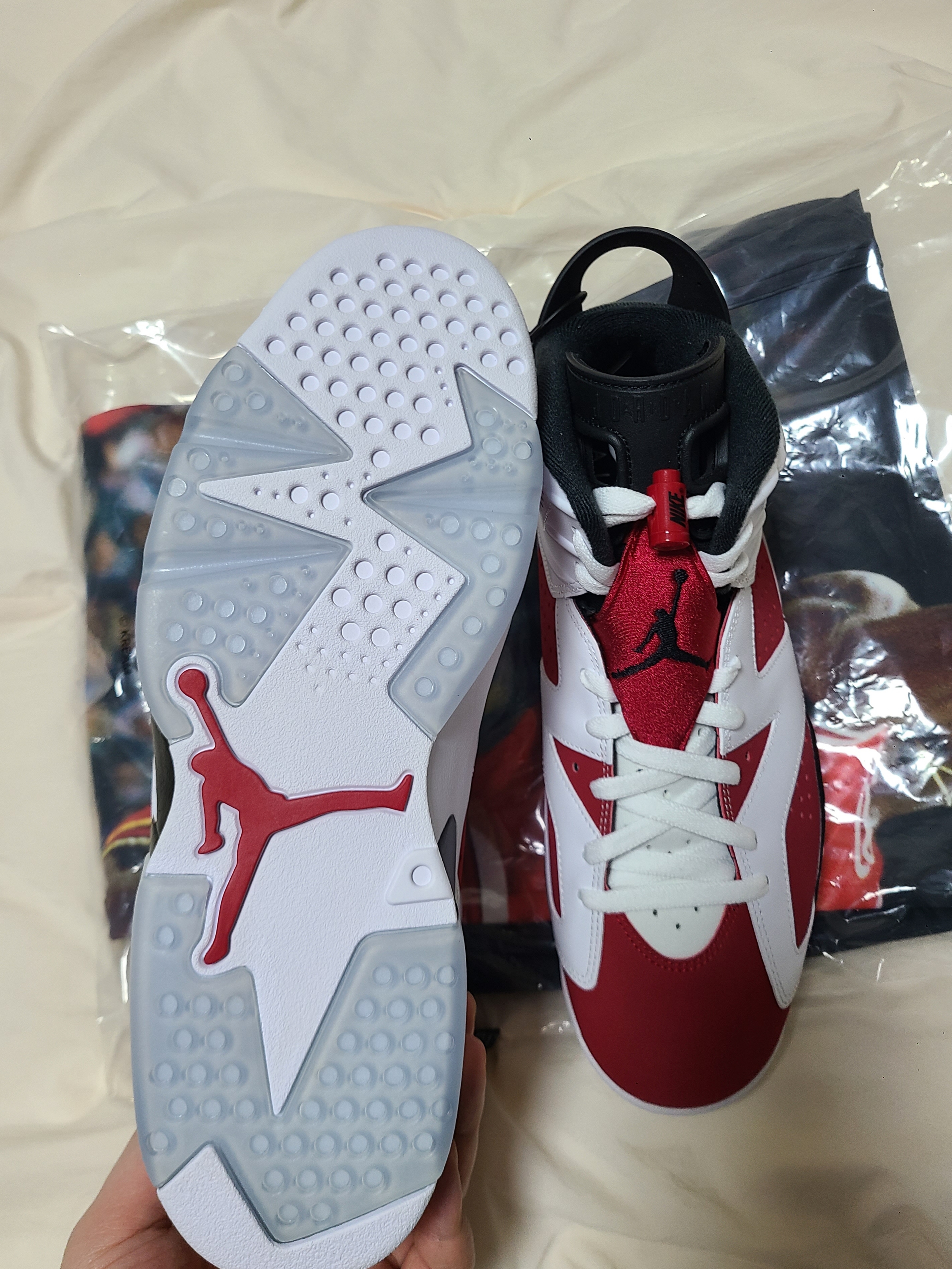 Jordan 6 Retro Carmine 2021 착용 스타일 - 3