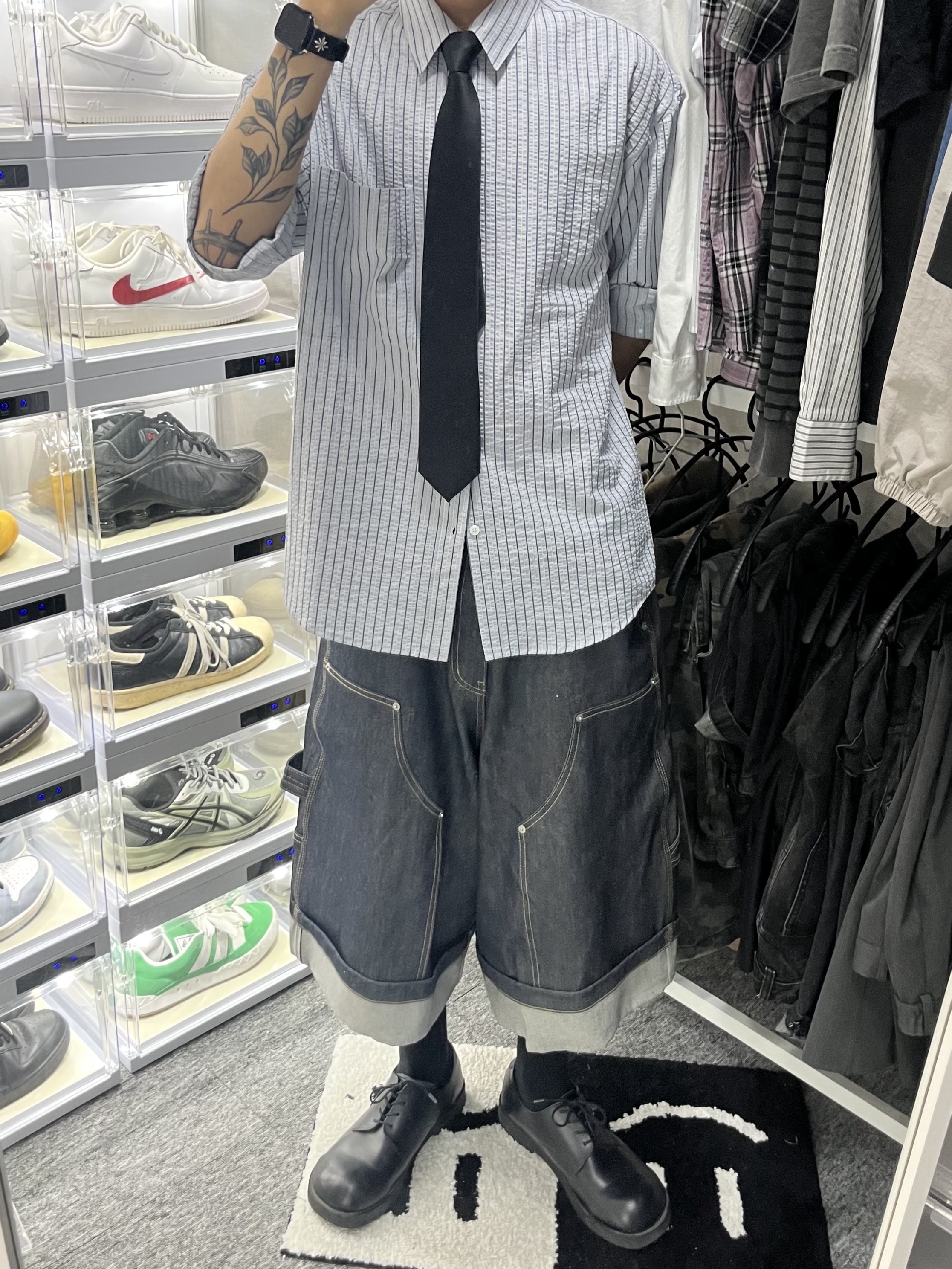 GRAILZ x KOIN SEOUL Carpenter Bermuda Denim Pants Indigo 착용 스타일 - 2