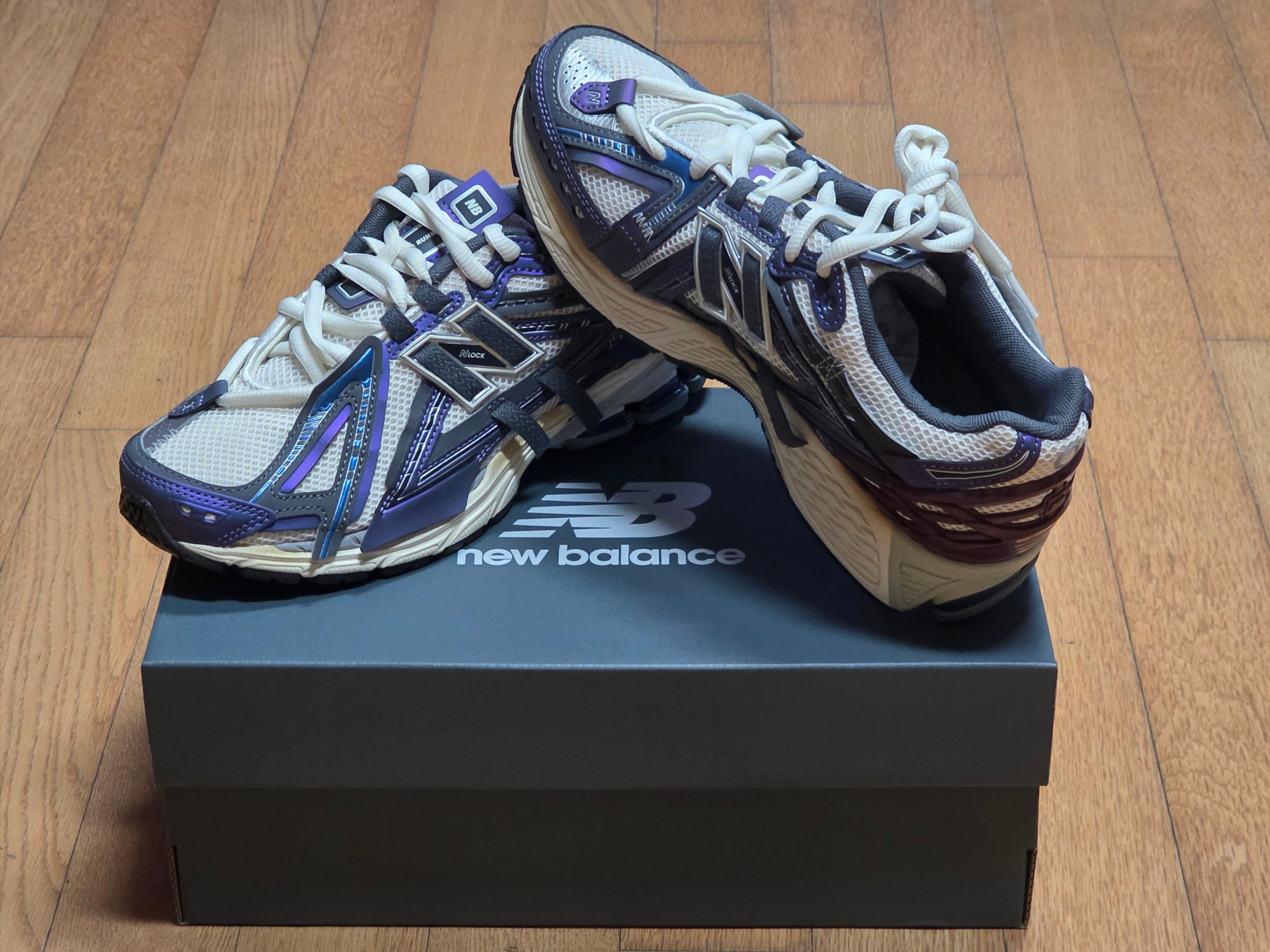 New Balance 1906A Inkwell Sea Salt 착용 스타일 - 1
