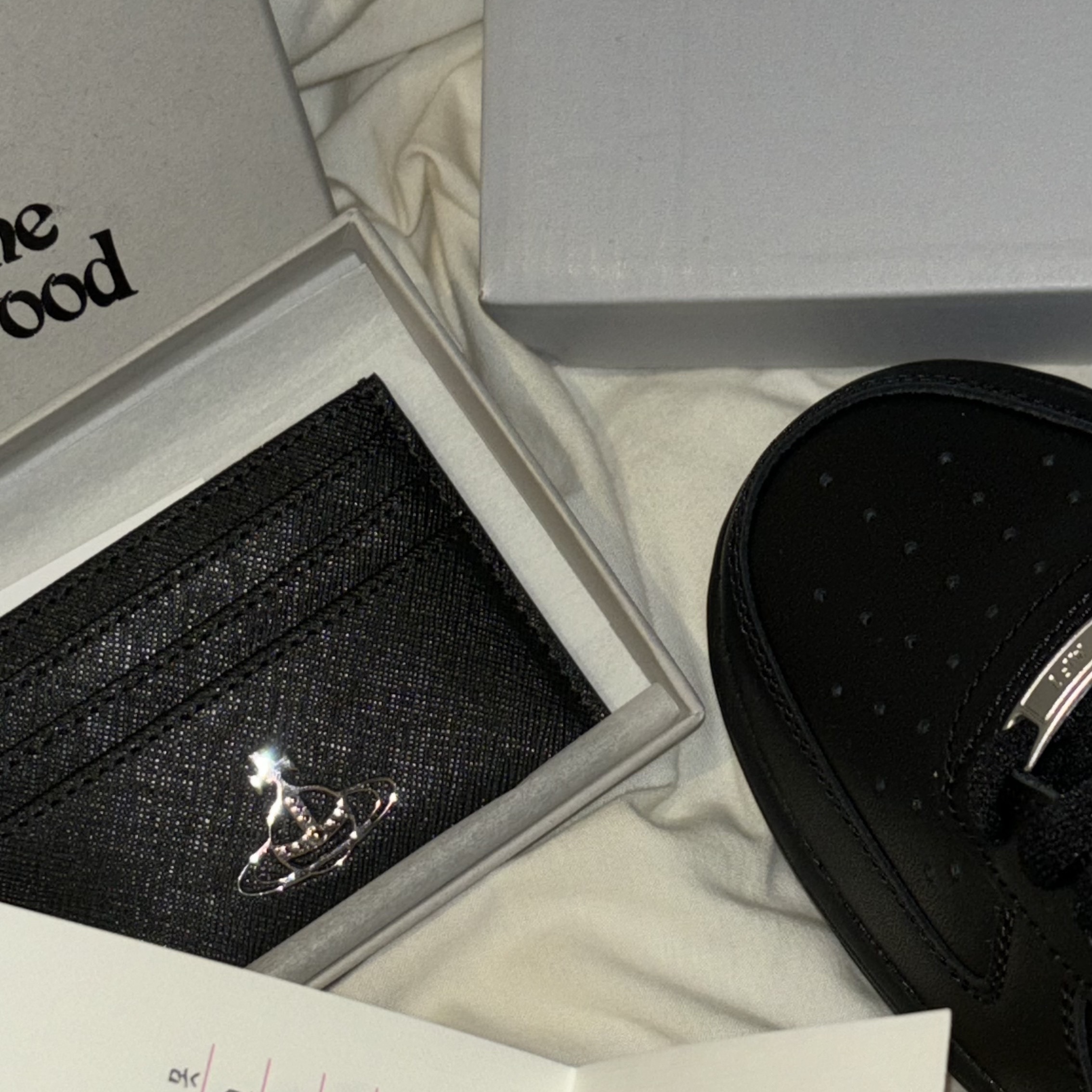 Vivienne Westwood Flat Card Holder Black, Nike Air Force 1 '07 Low Triple Black 착용 스타일