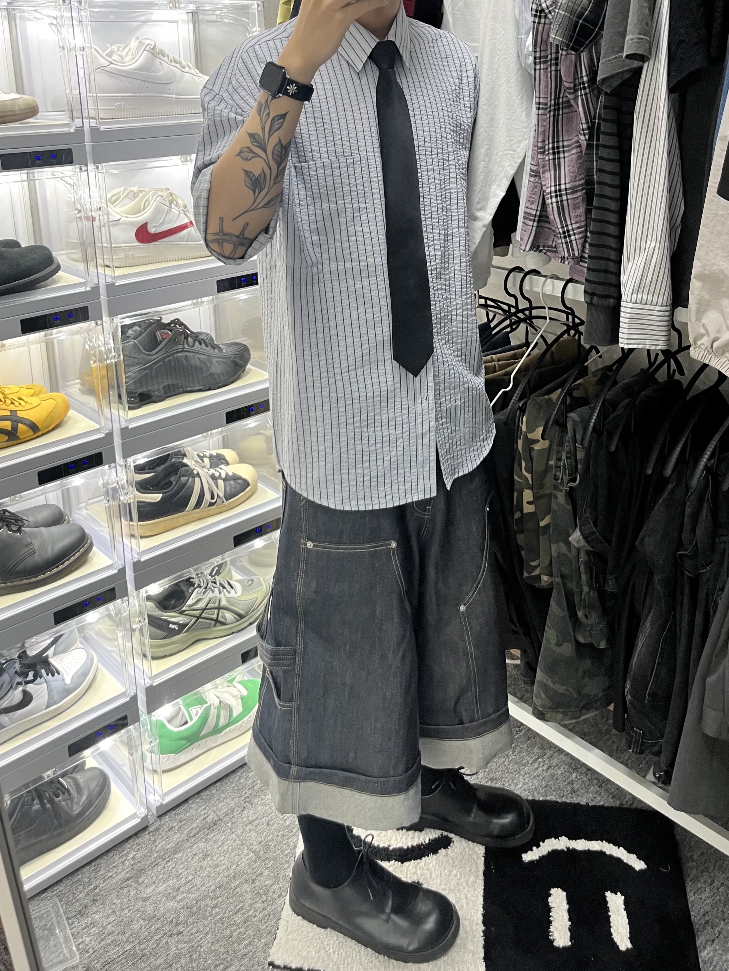 GRAILZ x KOIN SEOUL Carpenter Bermuda Denim Pants Indigo 착용 스타일 - 1
