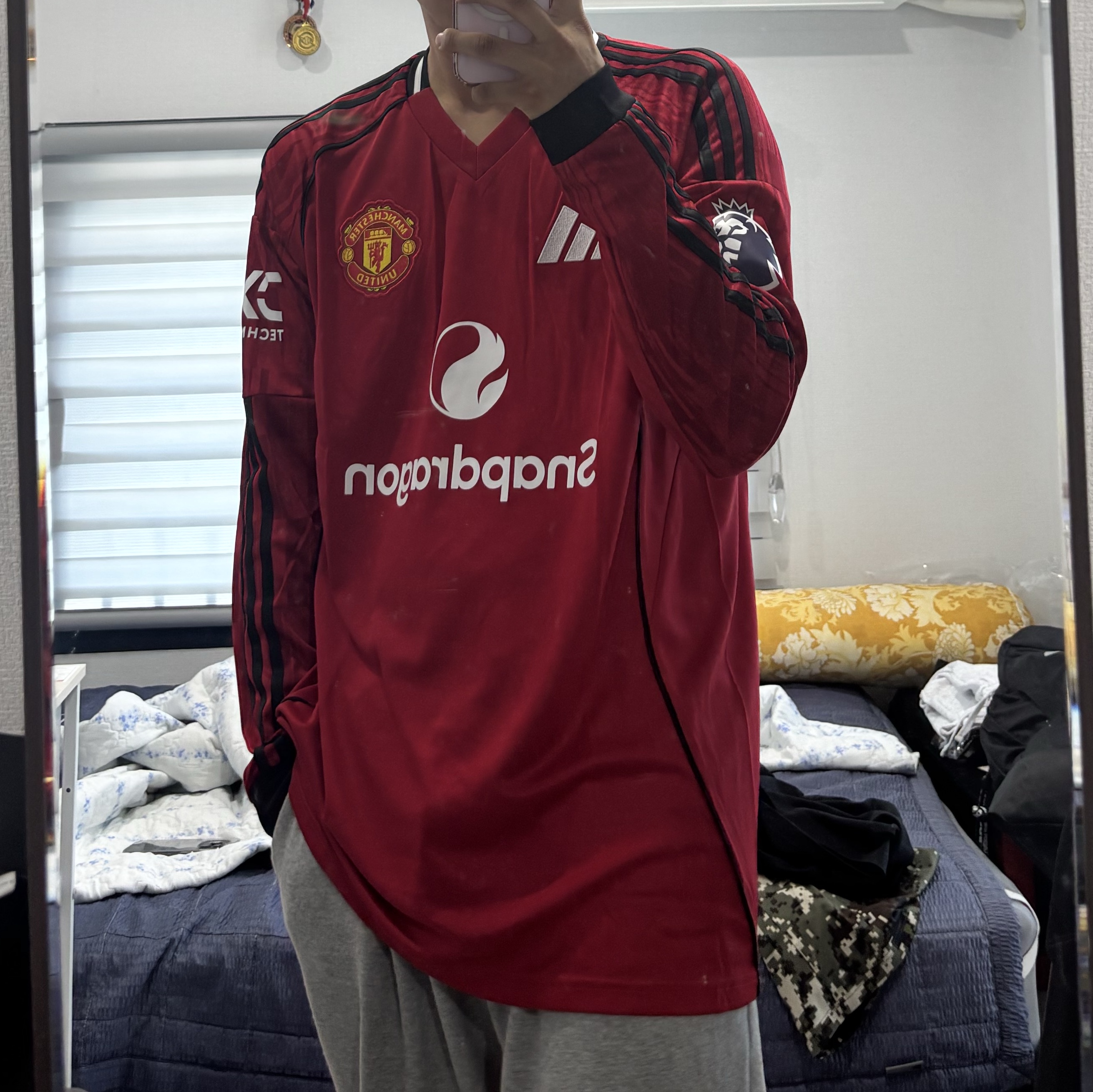 Adidas Manchester United 2025/26 Home Long Sleeve Home Jersey Mufc Red - KR Sizing (Non Marking Ver.) 착용 스타일