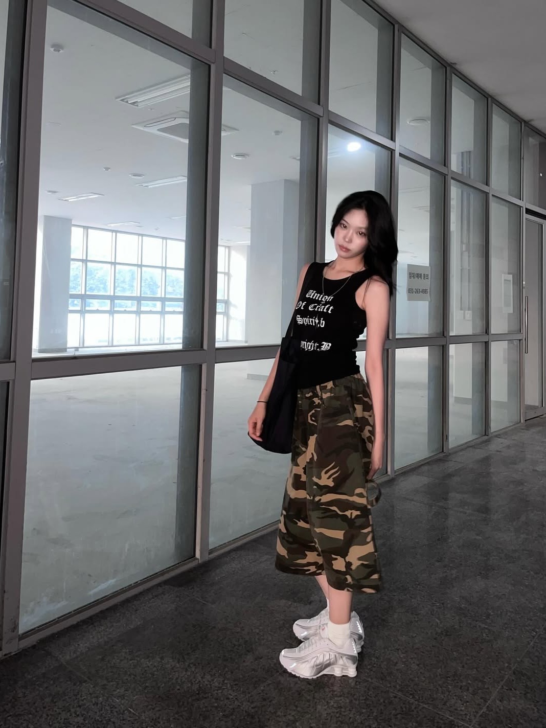 SLOW RECORD HOUSE Carpenter Bermuda Wide Camo Pants Vintage Green 착용 스타일 - 1