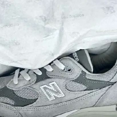 New Balance 992 Made in USA Core Grey Silver Metallic 착용 스타일