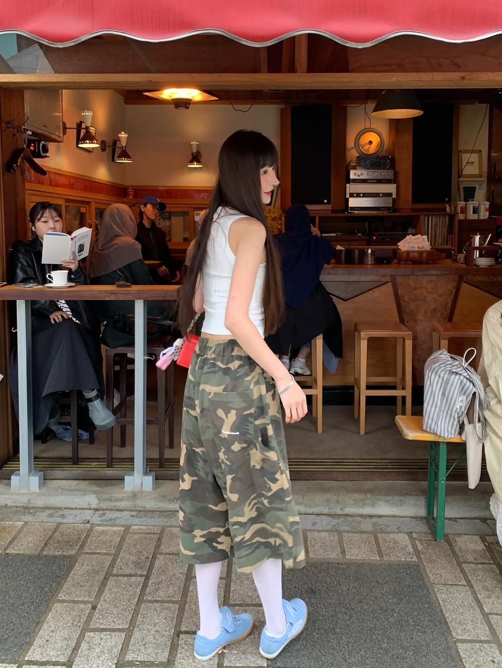 SLOW RECORD HOUSE Carpenter Bermuda Wide Camo Pants Vintage Green 착용 스타일 - 2
