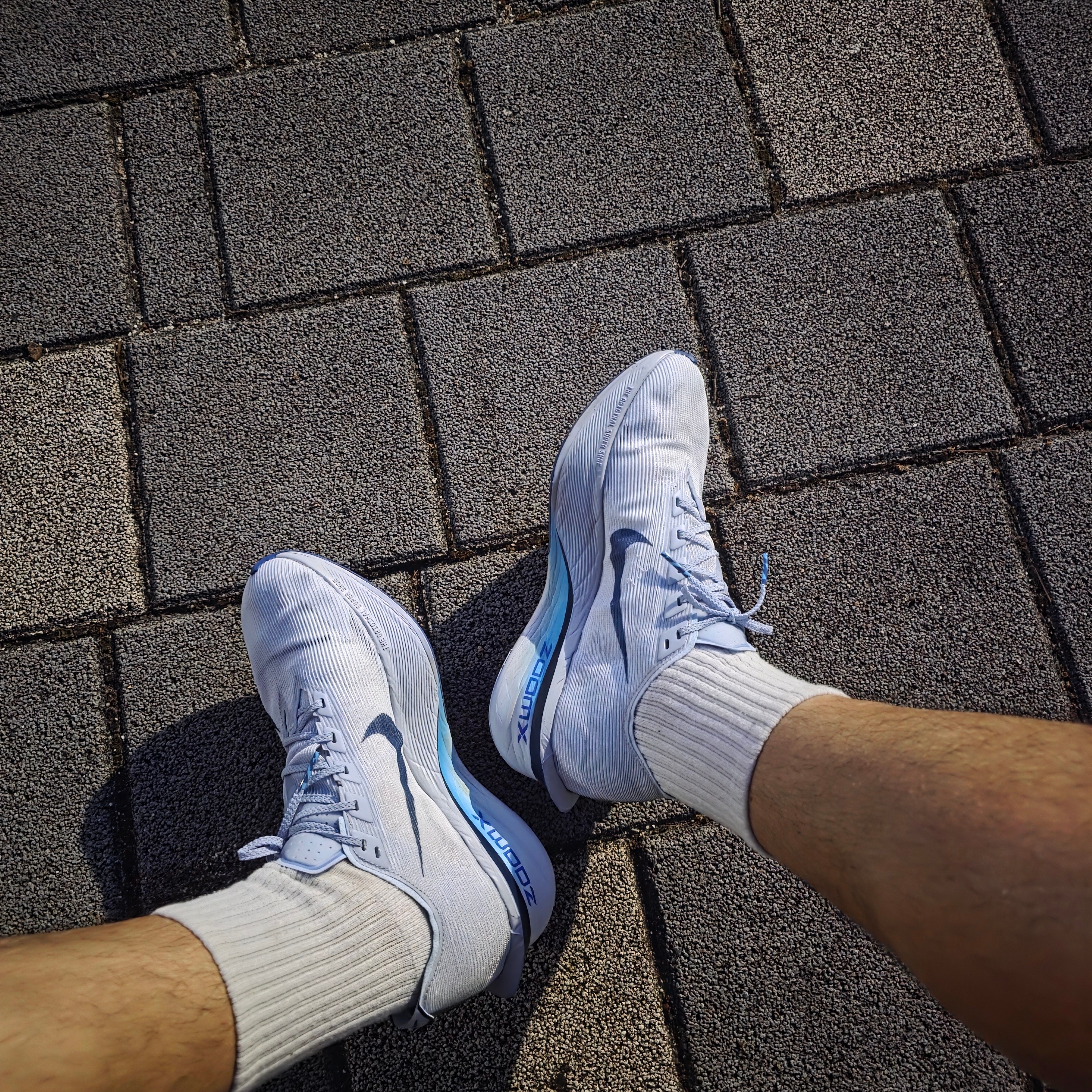 Nike ZoomX Vaporfly Next% 4 Ghost Persian Violet 착용 스타일