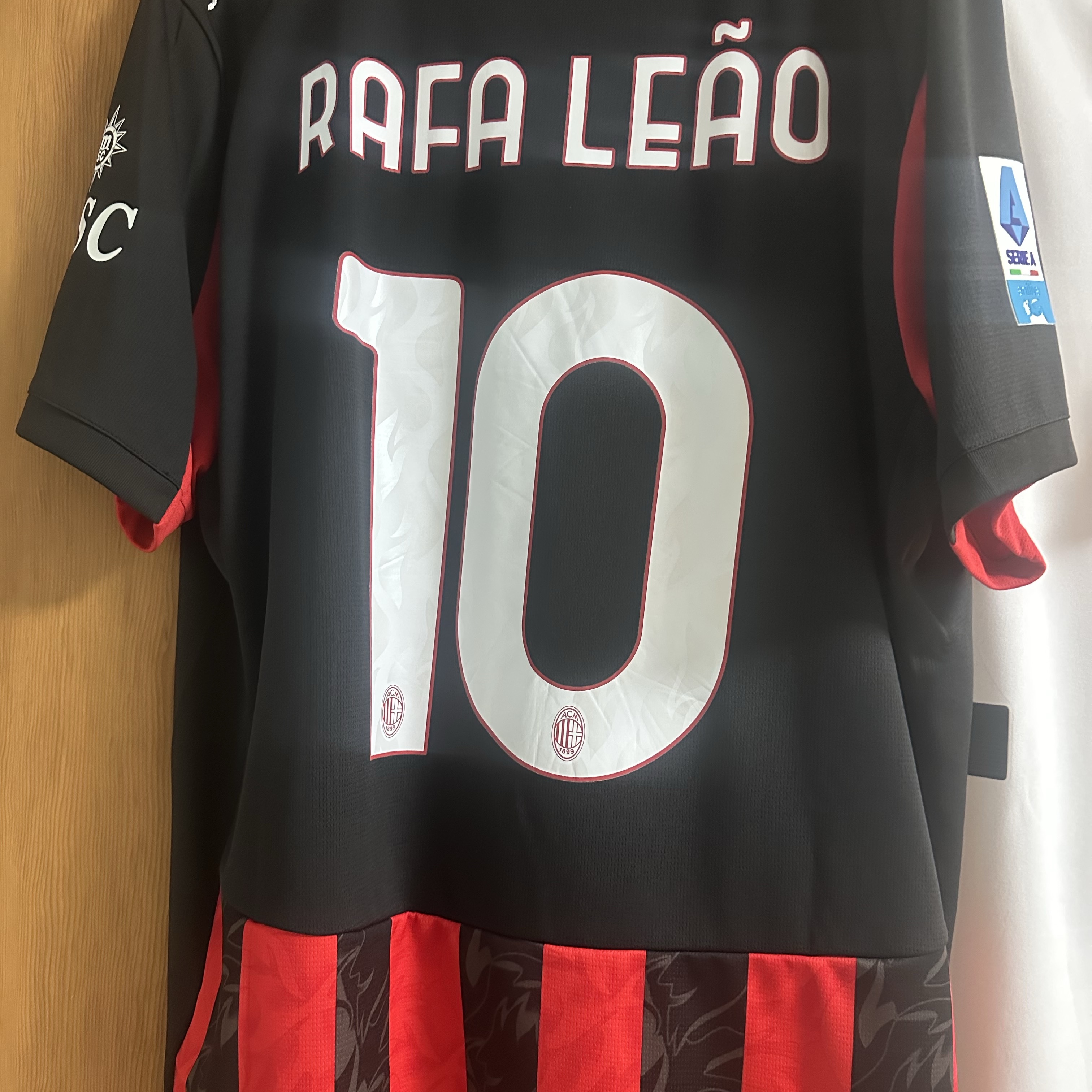 Puma AC Milan 2025/26 Home Authentic Jersey All Time Red Black (Non Marking Ver.) 착용 스타일