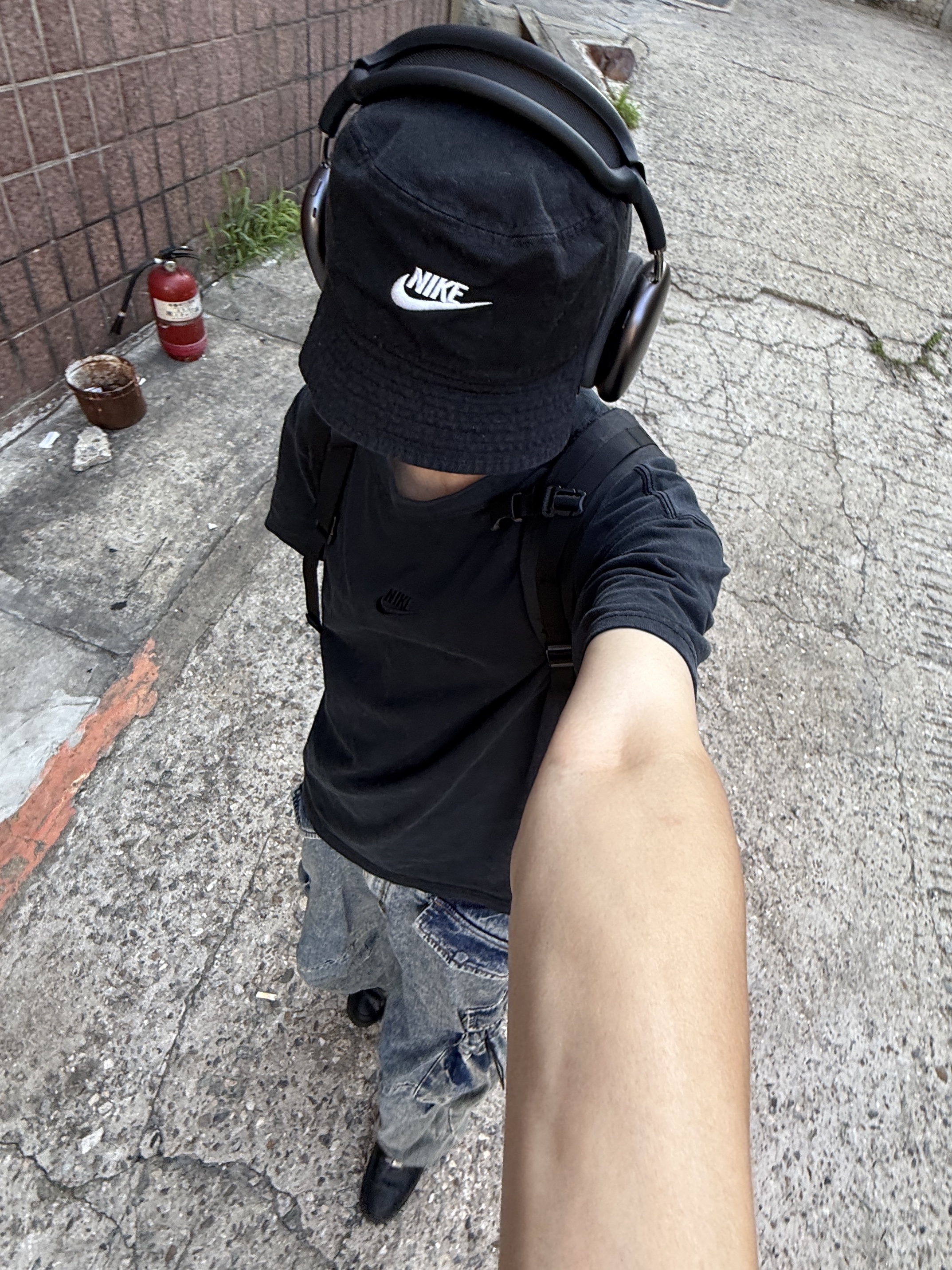 Nike x Supreme Air Force 1 Low Black, Nike NSW Premium Essential T-Shirt Black - Asia 착용 스타일 - 8