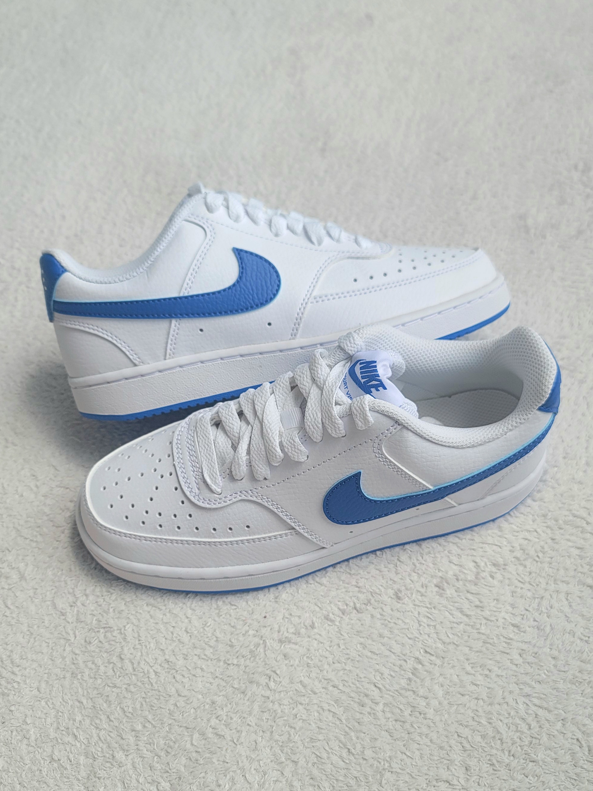 Nike Court Vision Low White Royal Blue 착용 스타일 - 1