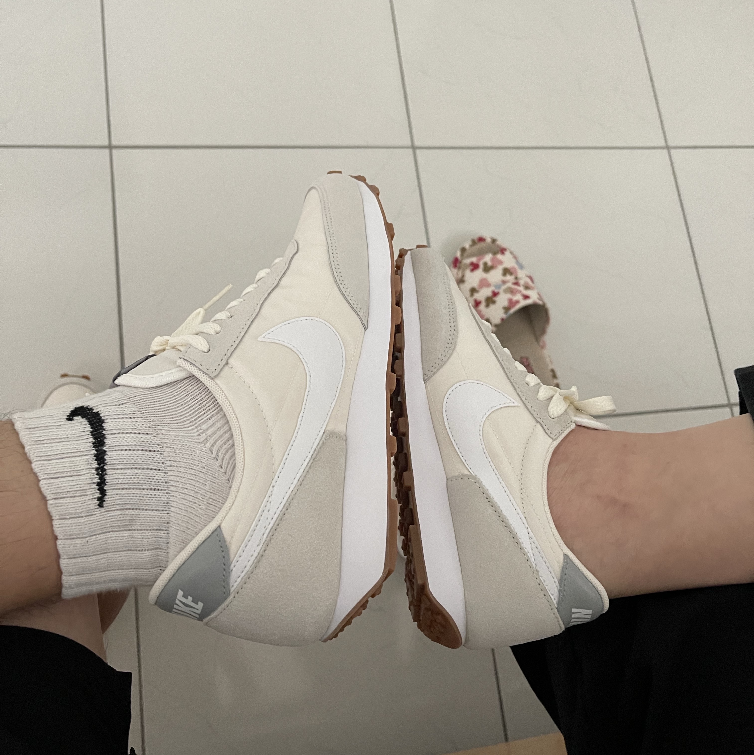 (W) Nike Daybreak Summit White 착용 스타일 - 1