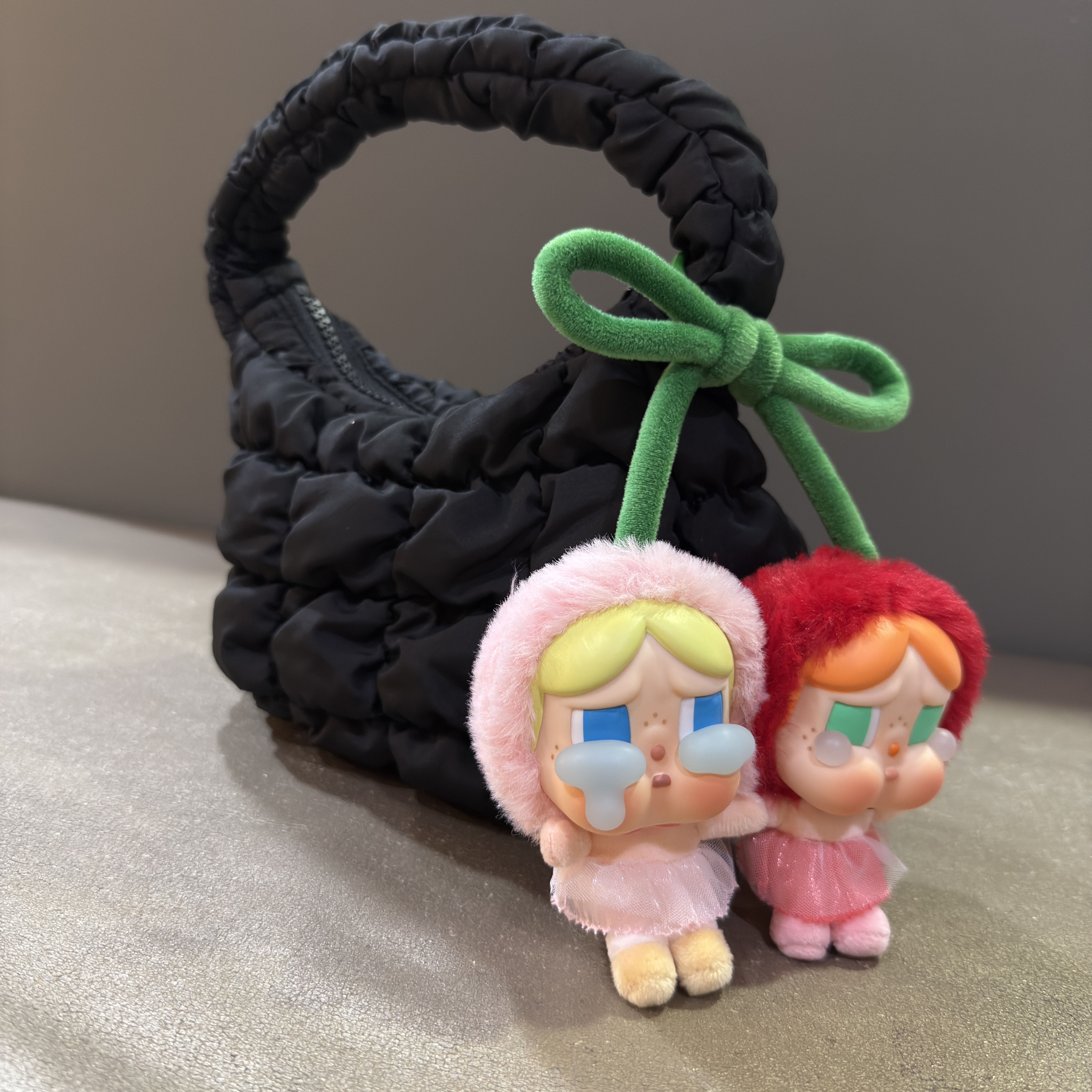 Pop Mart Crybaby Crying For Love Series Vinyl Plush 착용 스타일 - 1
