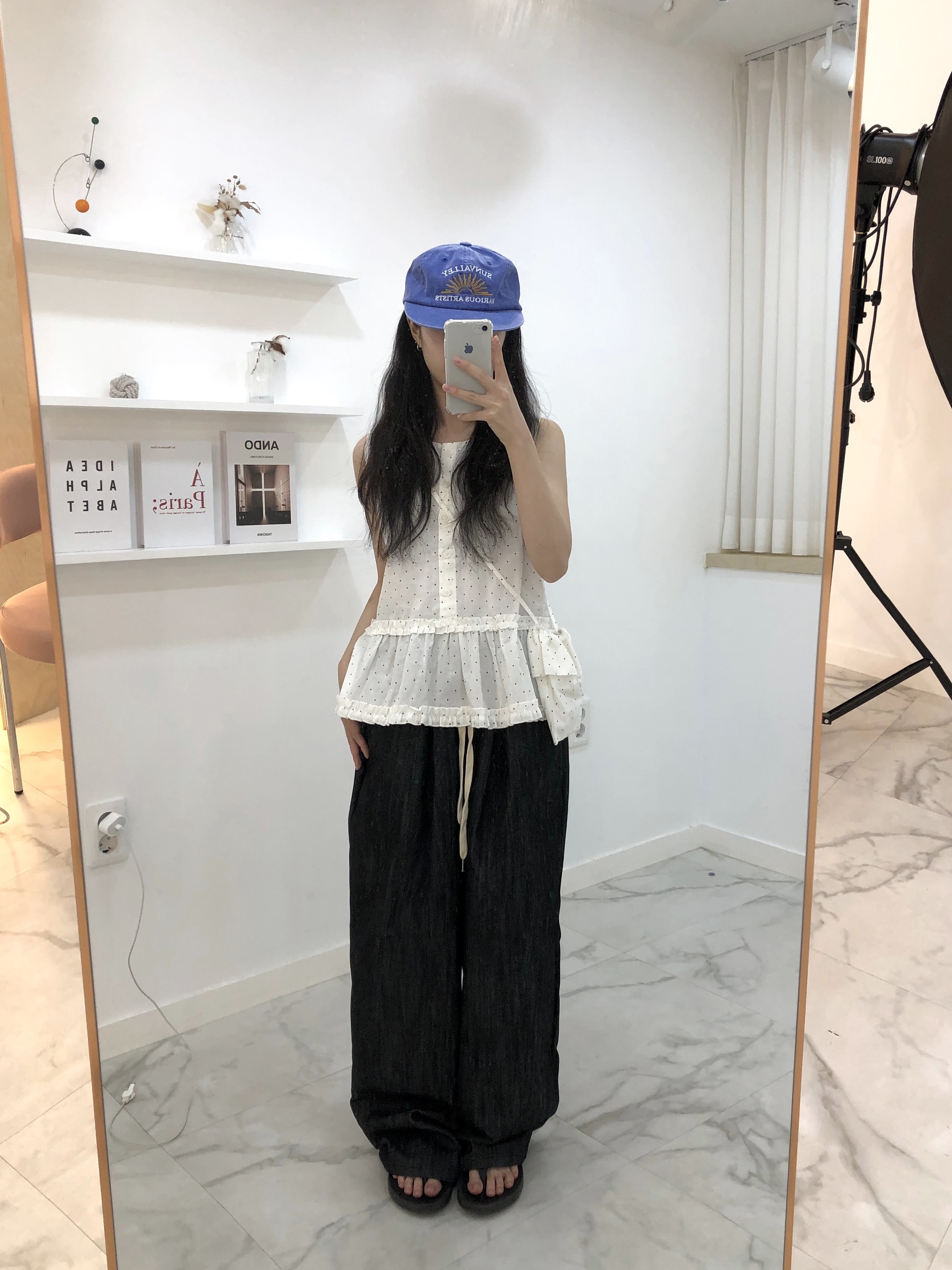 Oofos OOriginal Black 착용 스타일 - 1